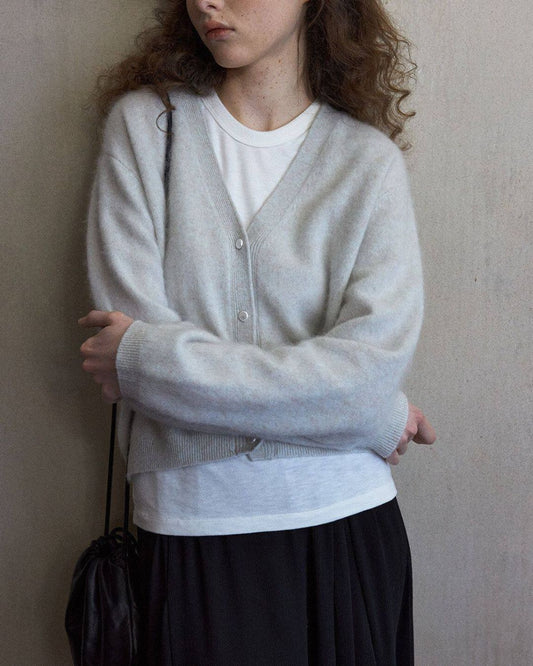 V-neck Brushed Short Knit Cardigan　KN112