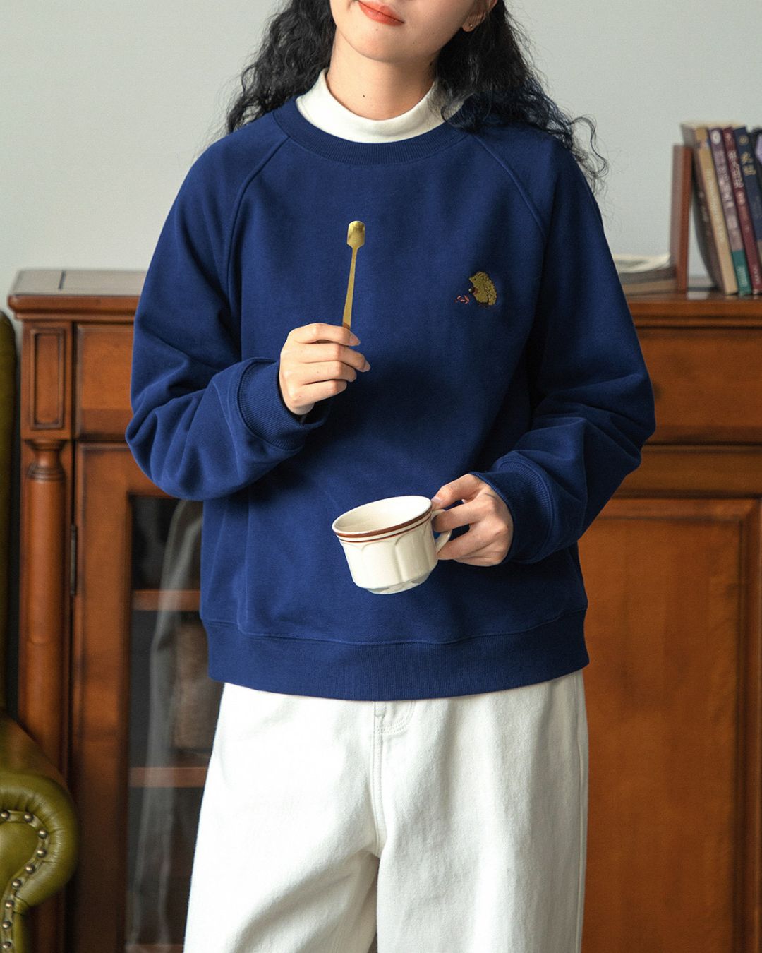 Hedgehog One-point Embroidered Sweat　SW012