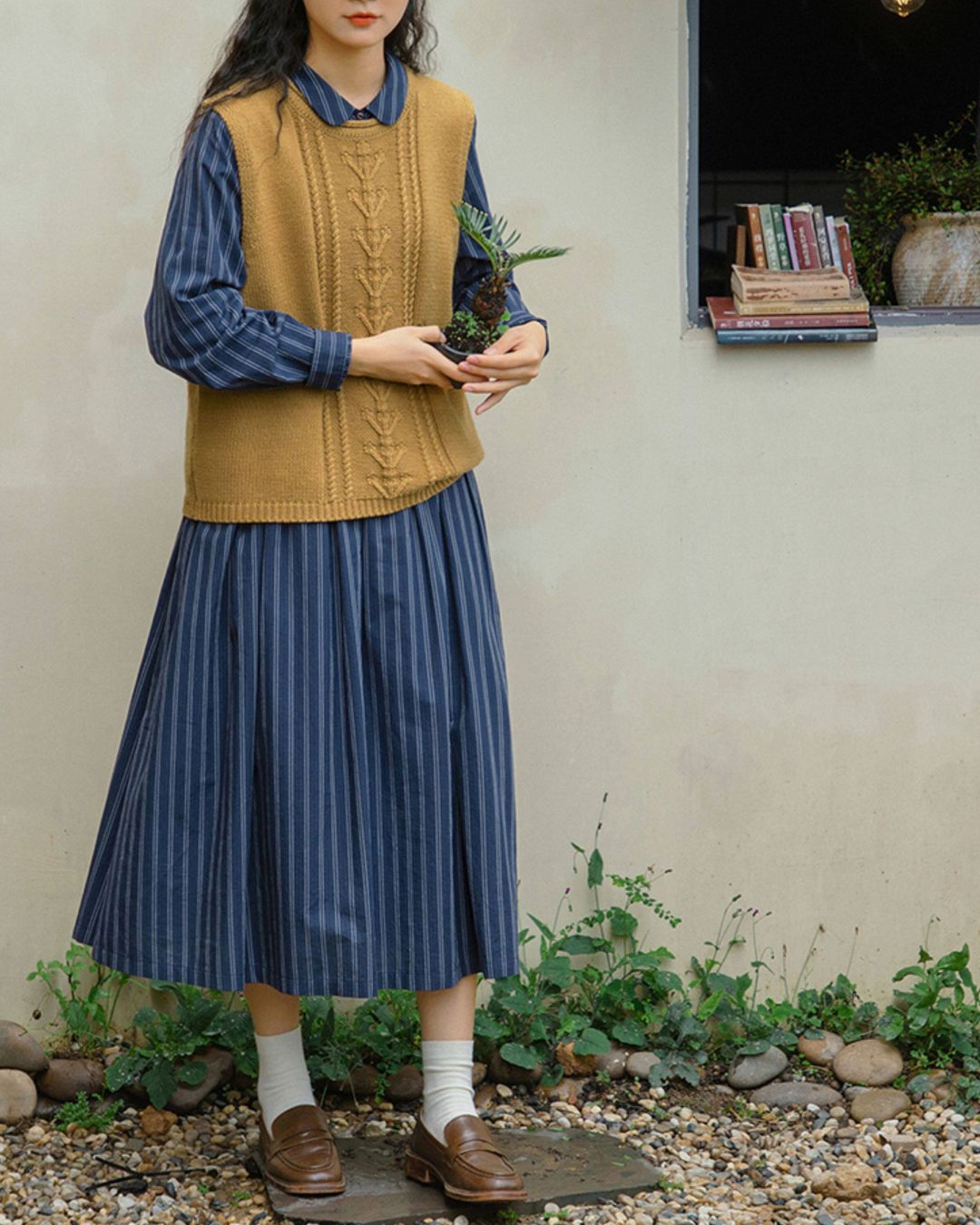 Crew Neck Relaxed Knit Vest　VT023