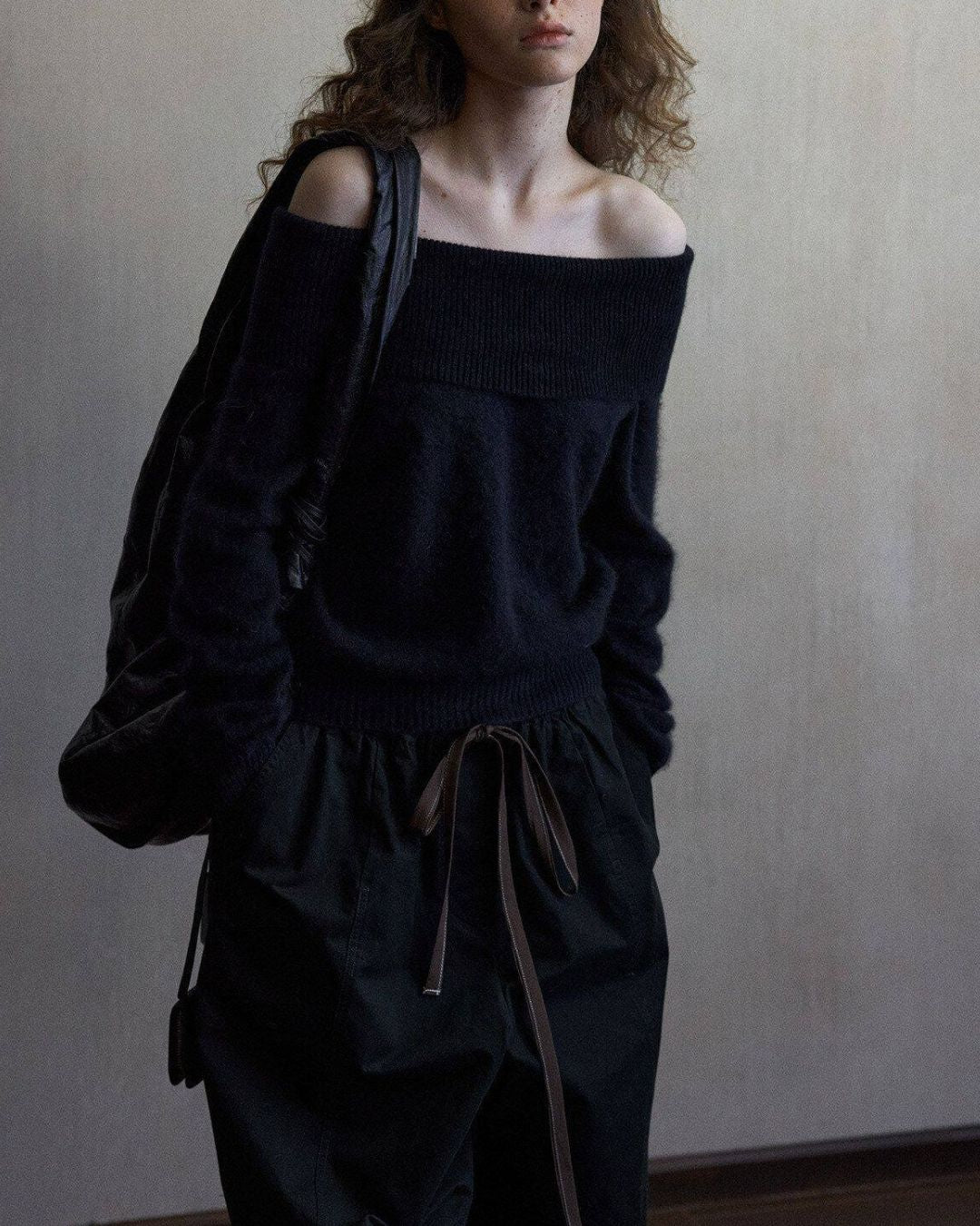 Wool Off-the-shoulder Sweater　KN111