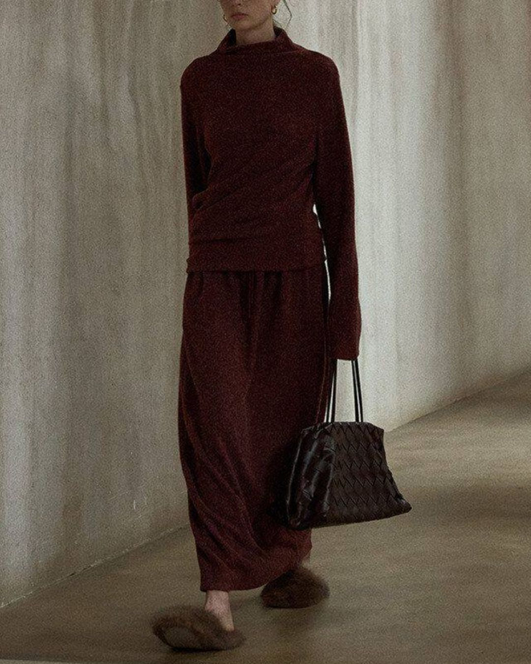 Asymmetrical Hem High Neck Knit　KN107