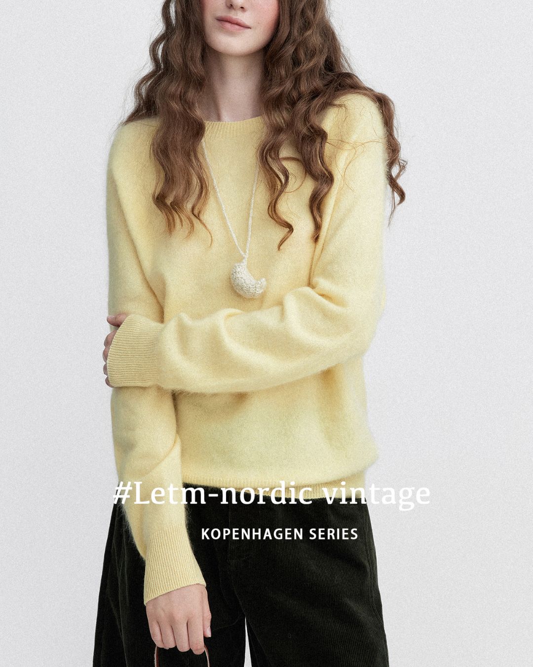 Round Neck Relaxed Knit　KN024