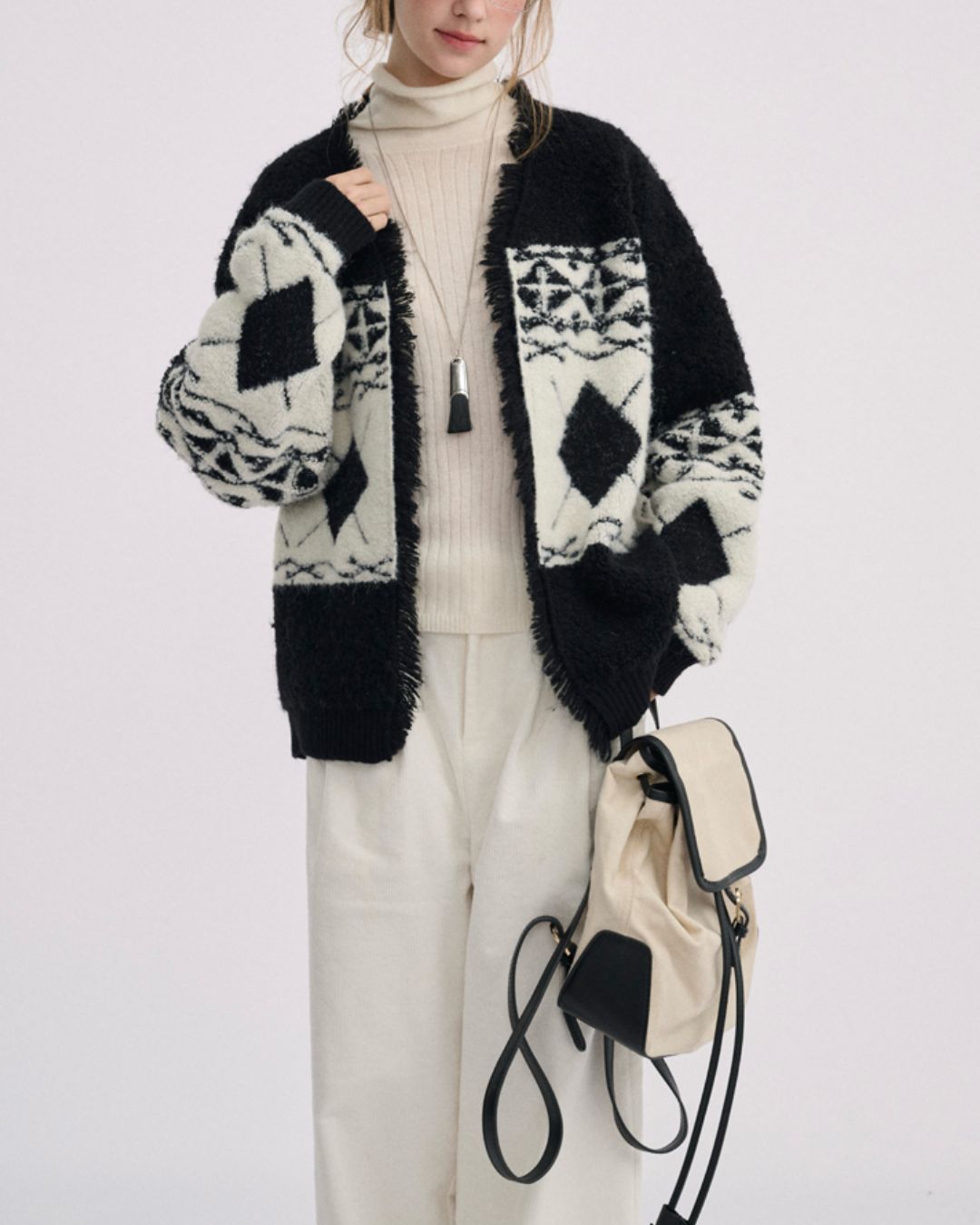 V-neck Geometric Raw Edge Knit Cardigan　KN076