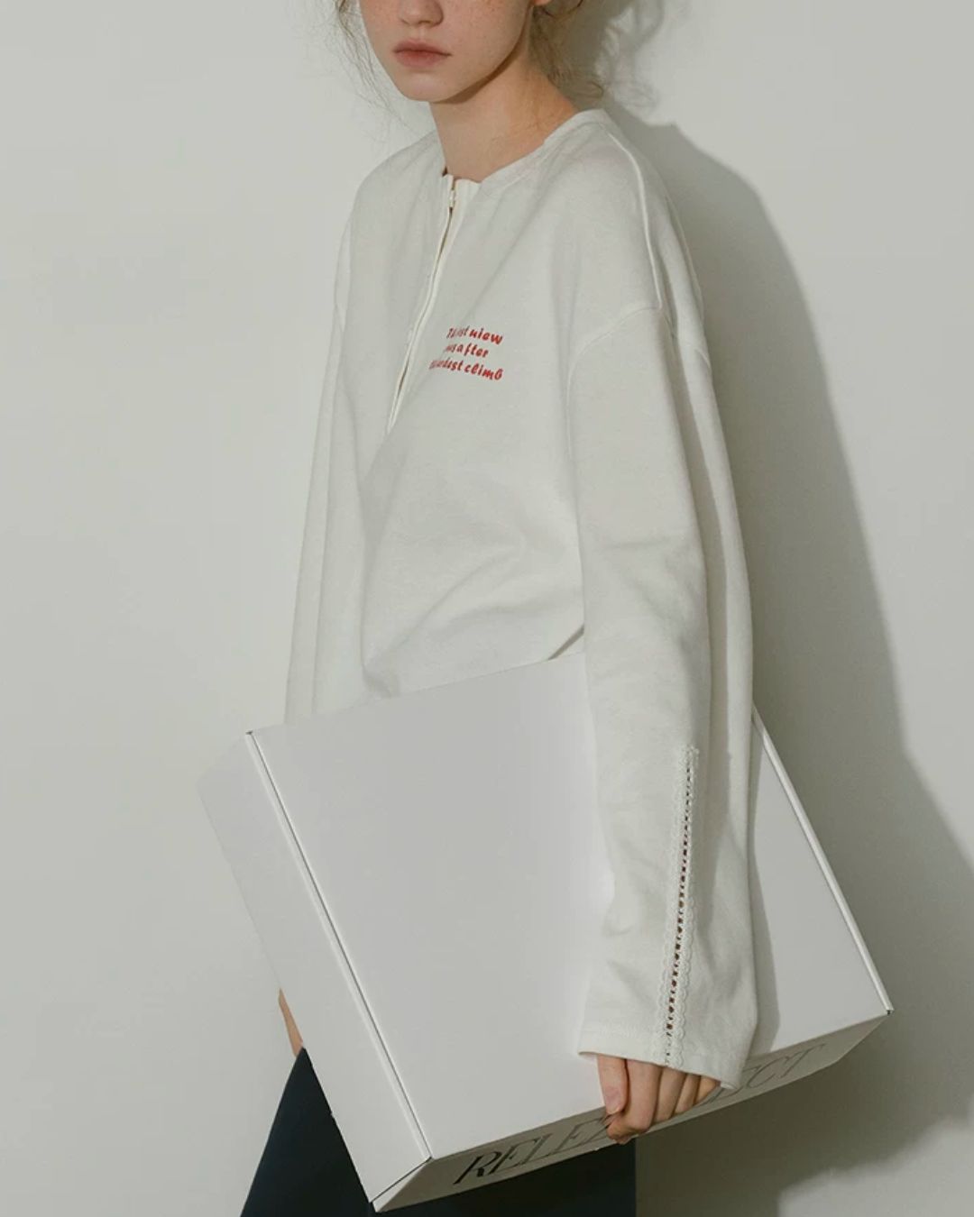 Printed Logo Sleeve Lace Henley Neck T-shirt　LT019