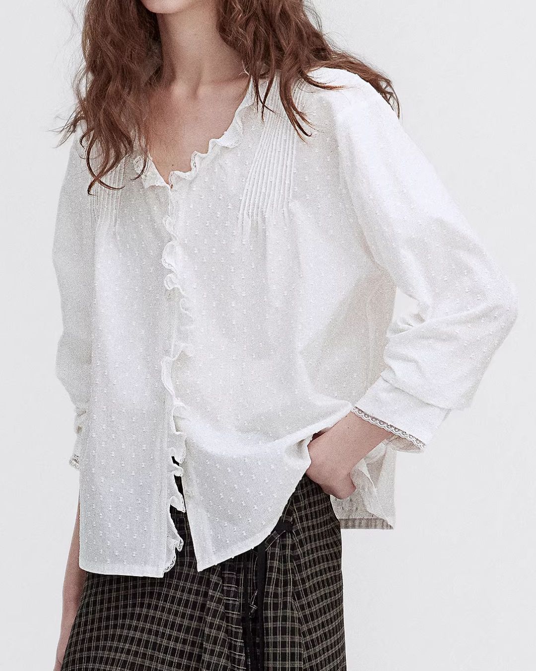Frilled V-neck Lace Embroidered Shirt　LS067