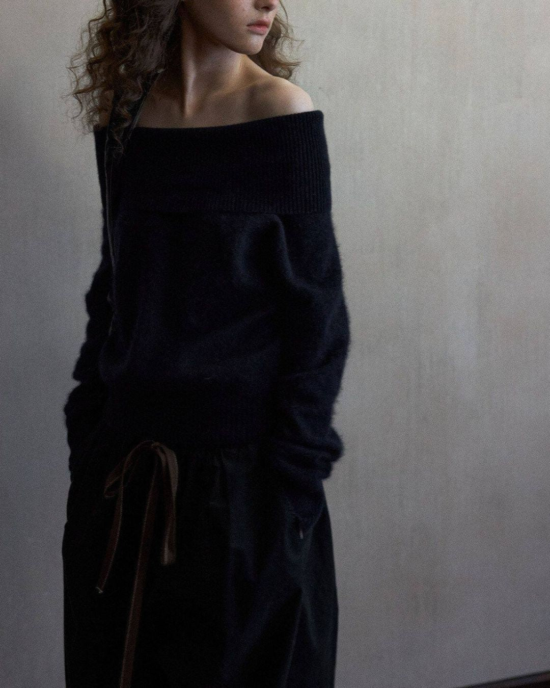 Wool Off-the-shoulder Sweater　KN111