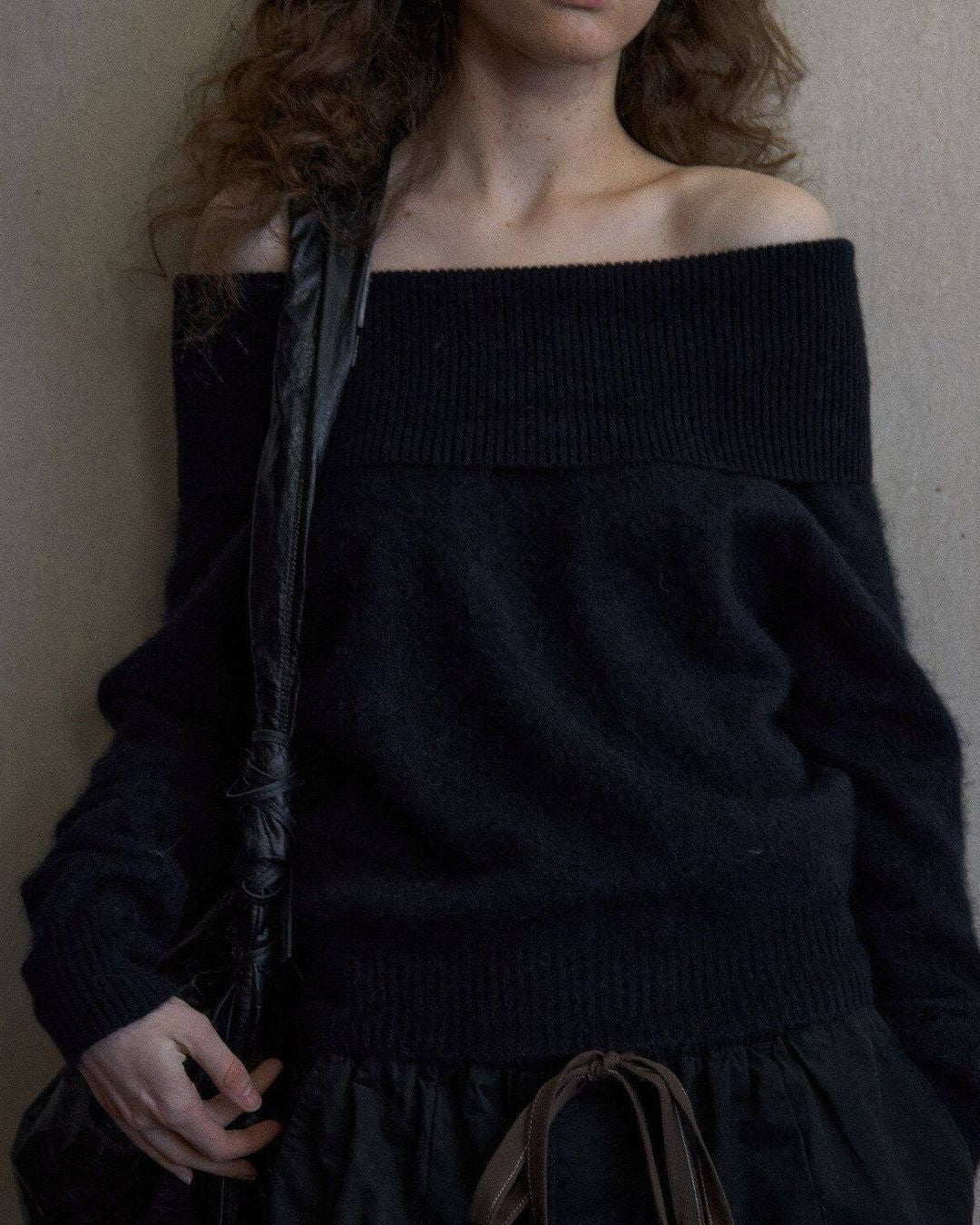 Wool Off-the-shoulder Sweater　KN111