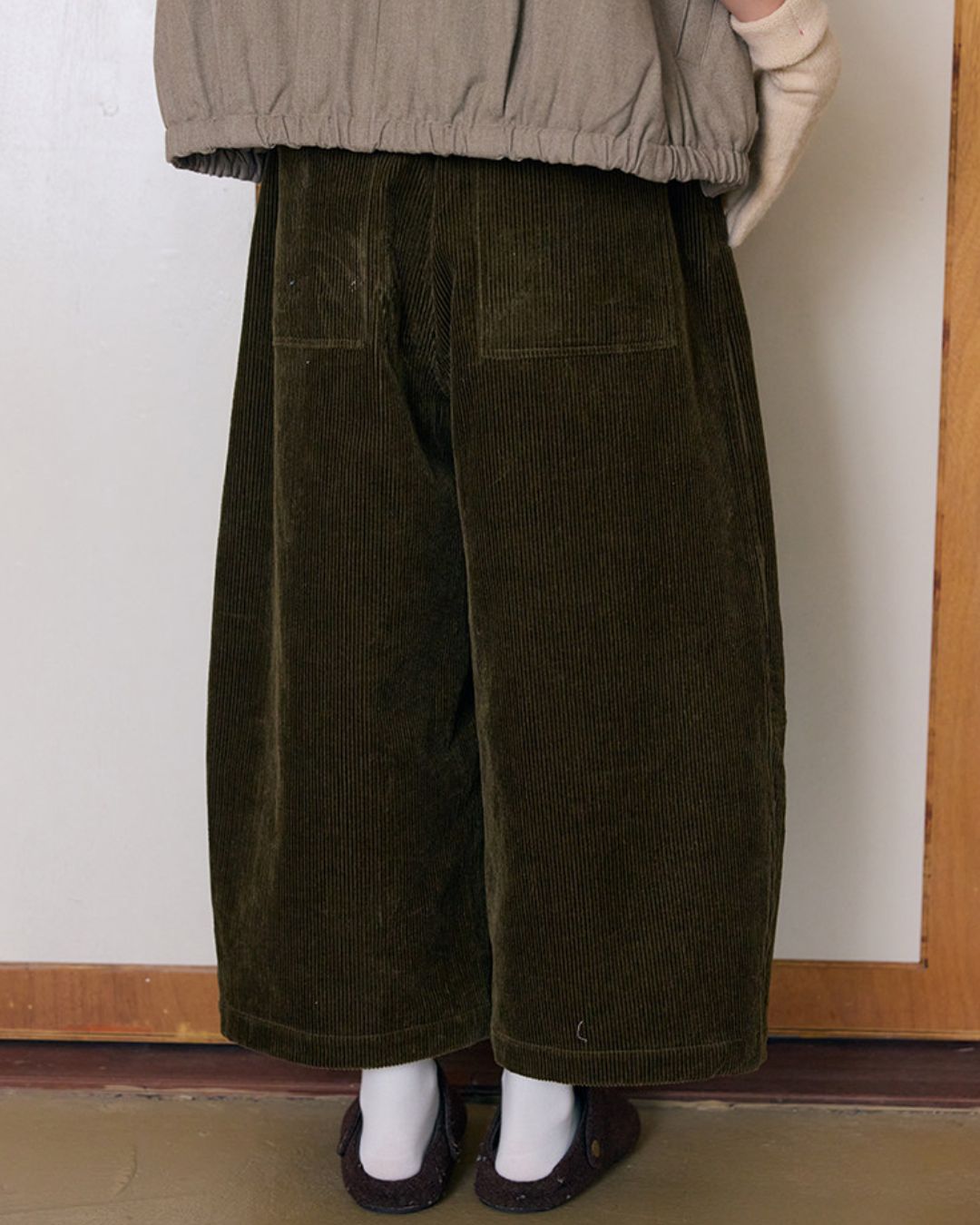 Corduroy Tuck Cropped Wide Pants　PT036