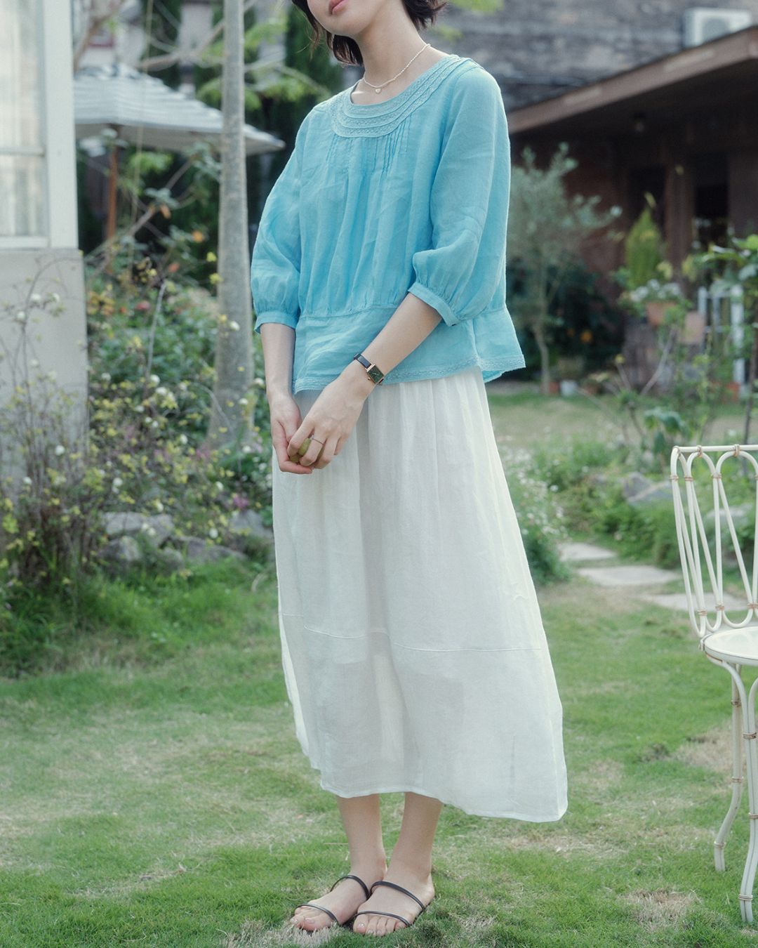 Back Button Lace Round Neck Shirt　LS045