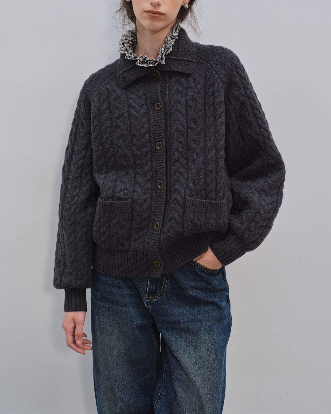 High-neck Cable Knit Cardigan　KN031