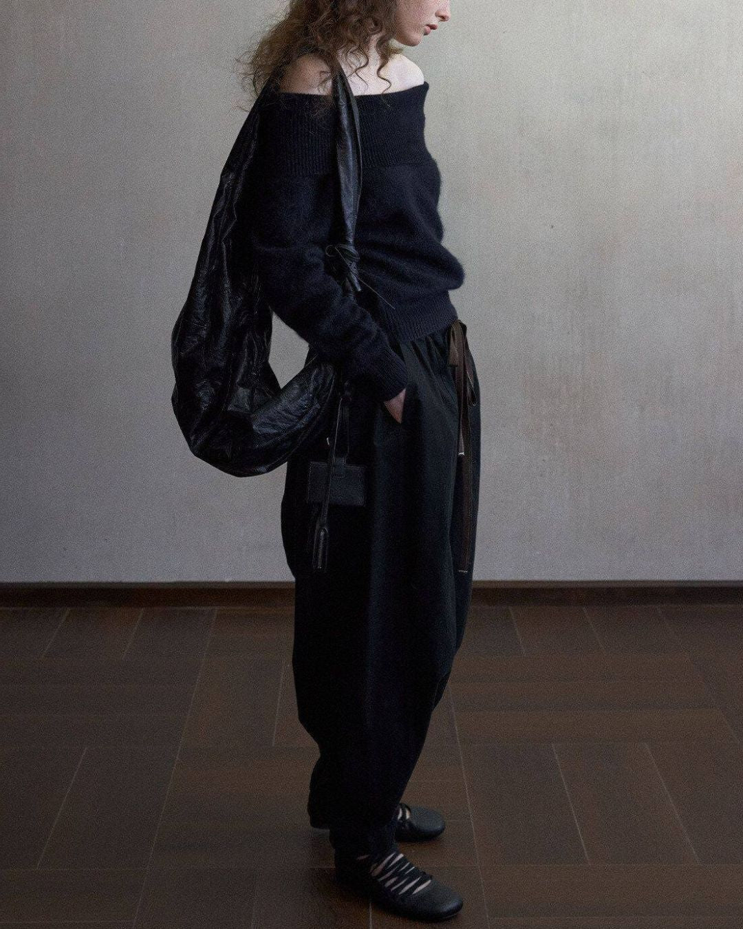 Wool Off-the-shoulder Sweater　KN111