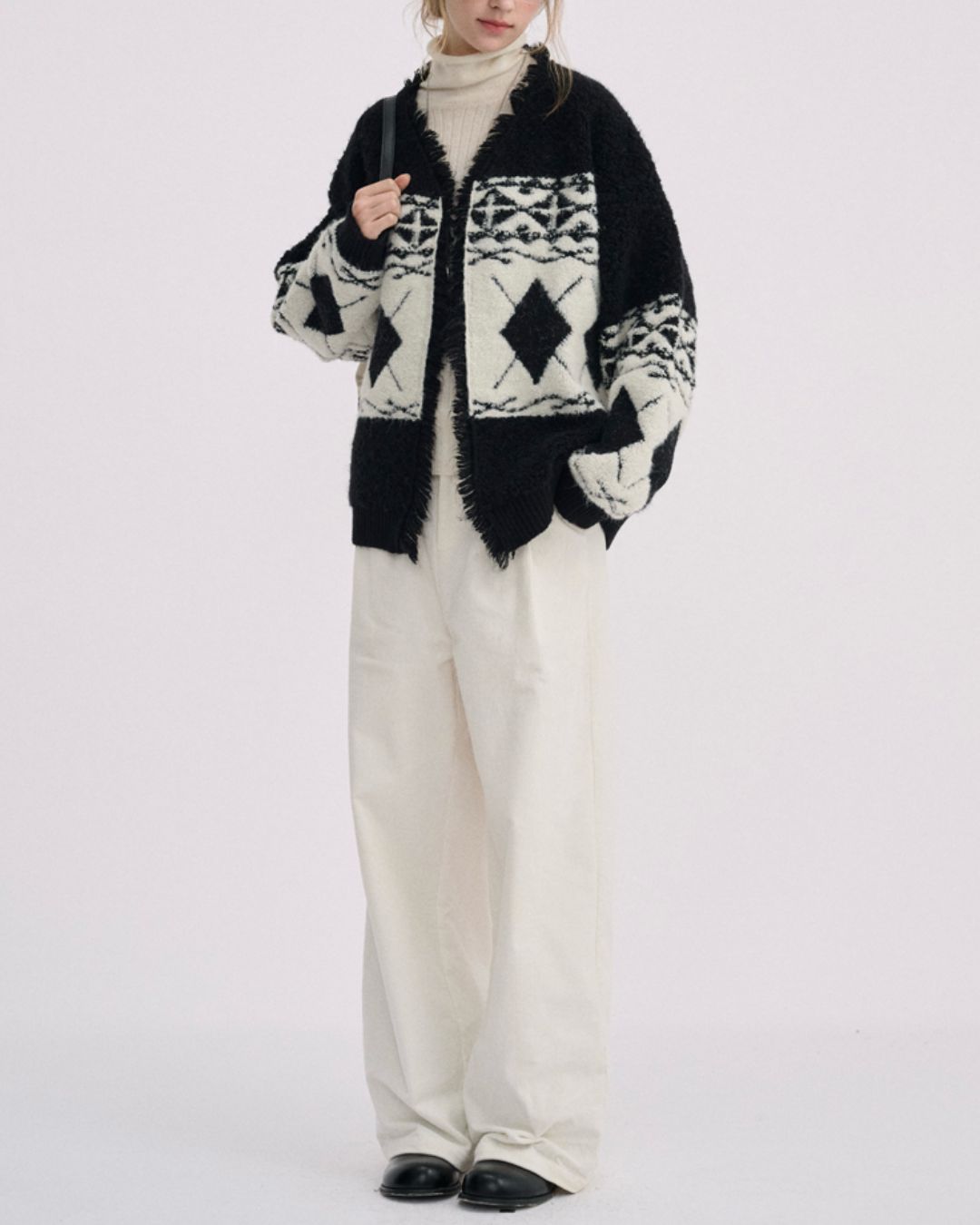 V-neck Geometric Raw Edge Knit Cardigan　KN076