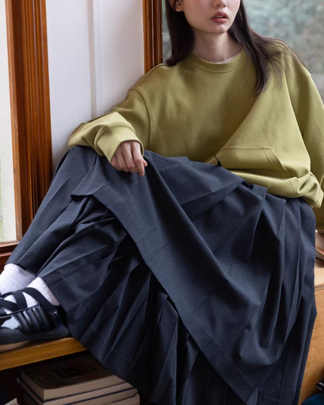 Back Embroidered Drawstring Hem Sweat　SW015