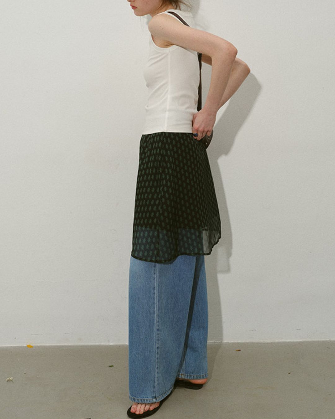 Crew Neck Slim Fit Tank Top　ST003