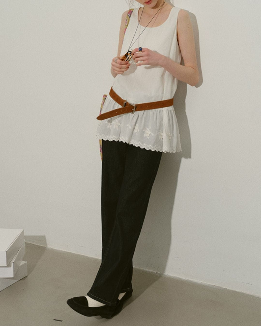 Small Flower Ruffle Sleeveless Shirt　SS001