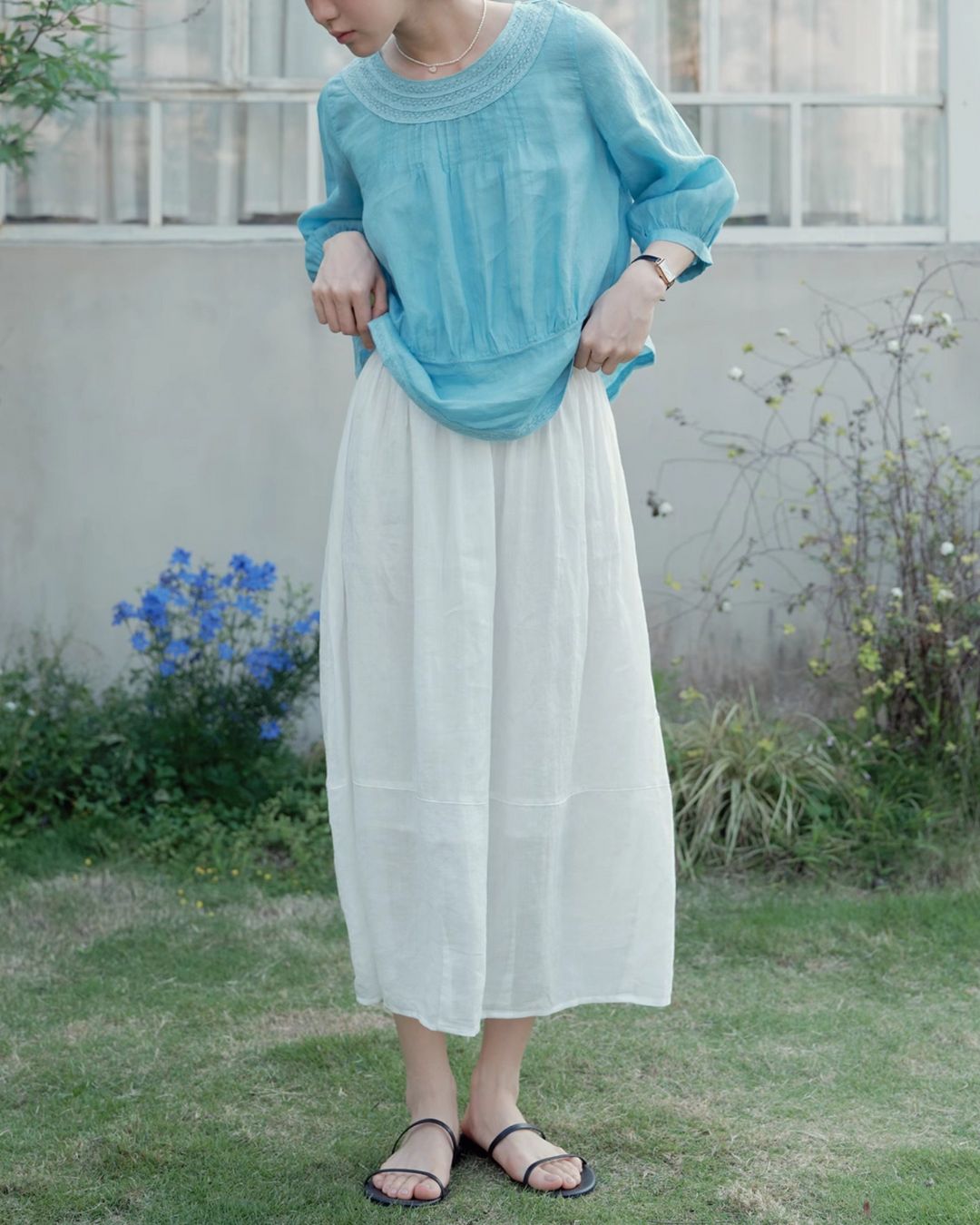 Back Button Lace Round Neck Shirt　LS045