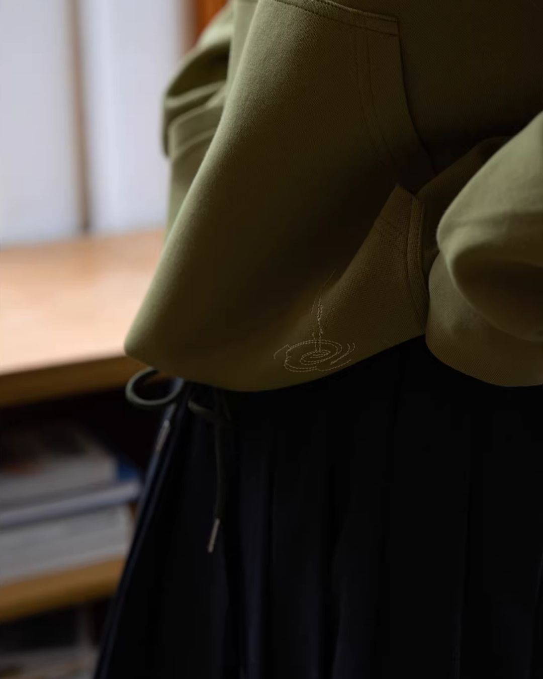 Back Embroidered Drawstring Hem Sweat　SW015