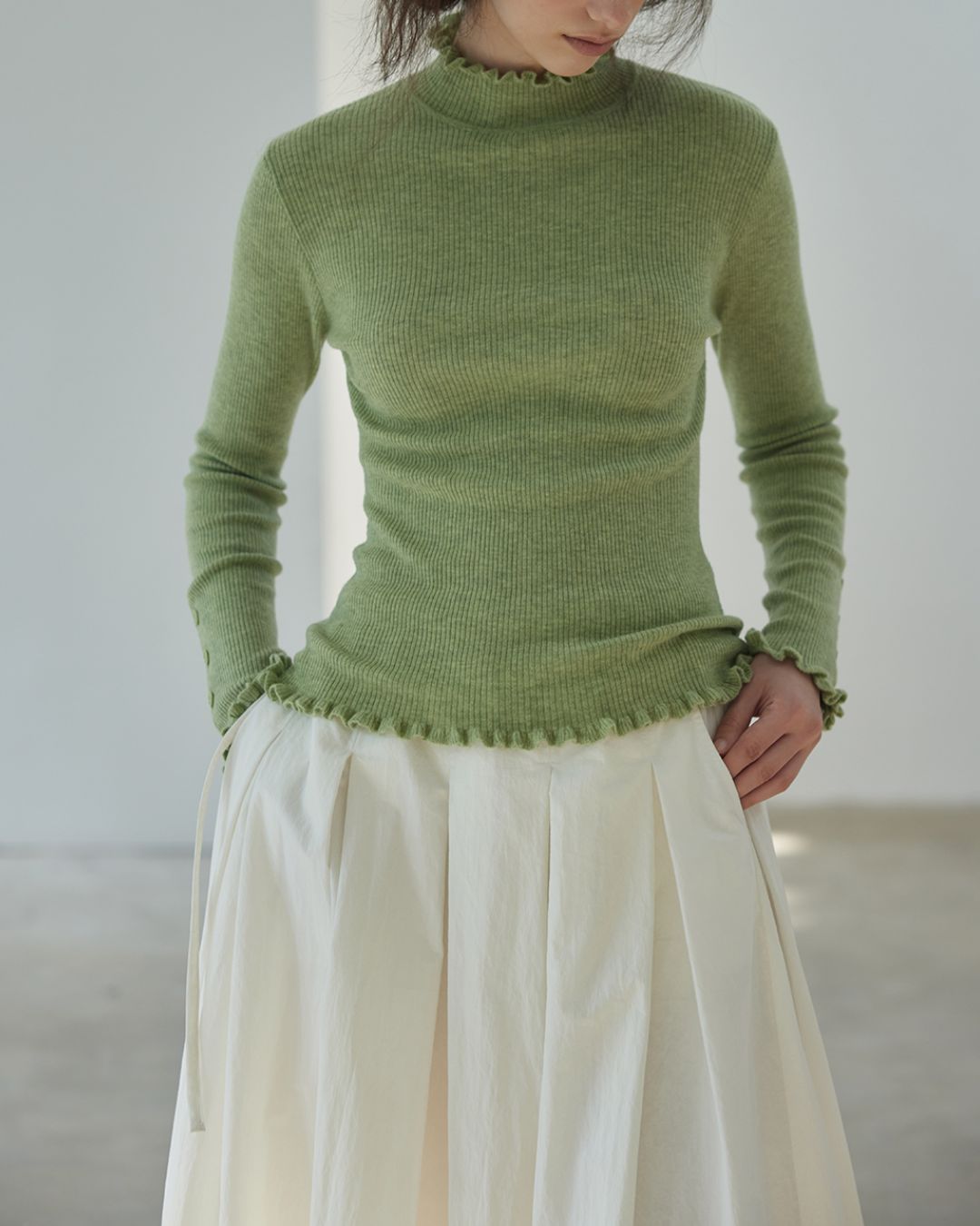 Frill High Neck Knit　KN017