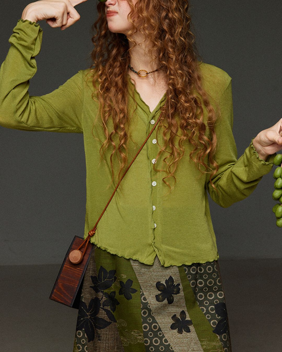 Merrow Frill V-Neck Knit Cardigan　KN032