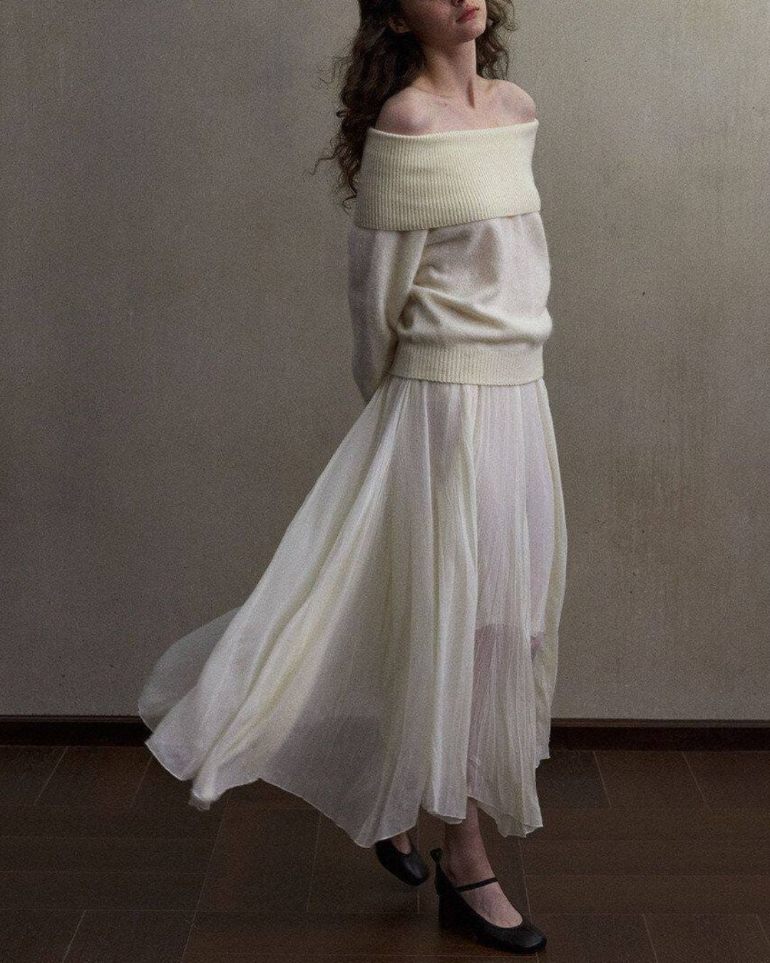 Wool Off-the-shoulder Sweater　KN111