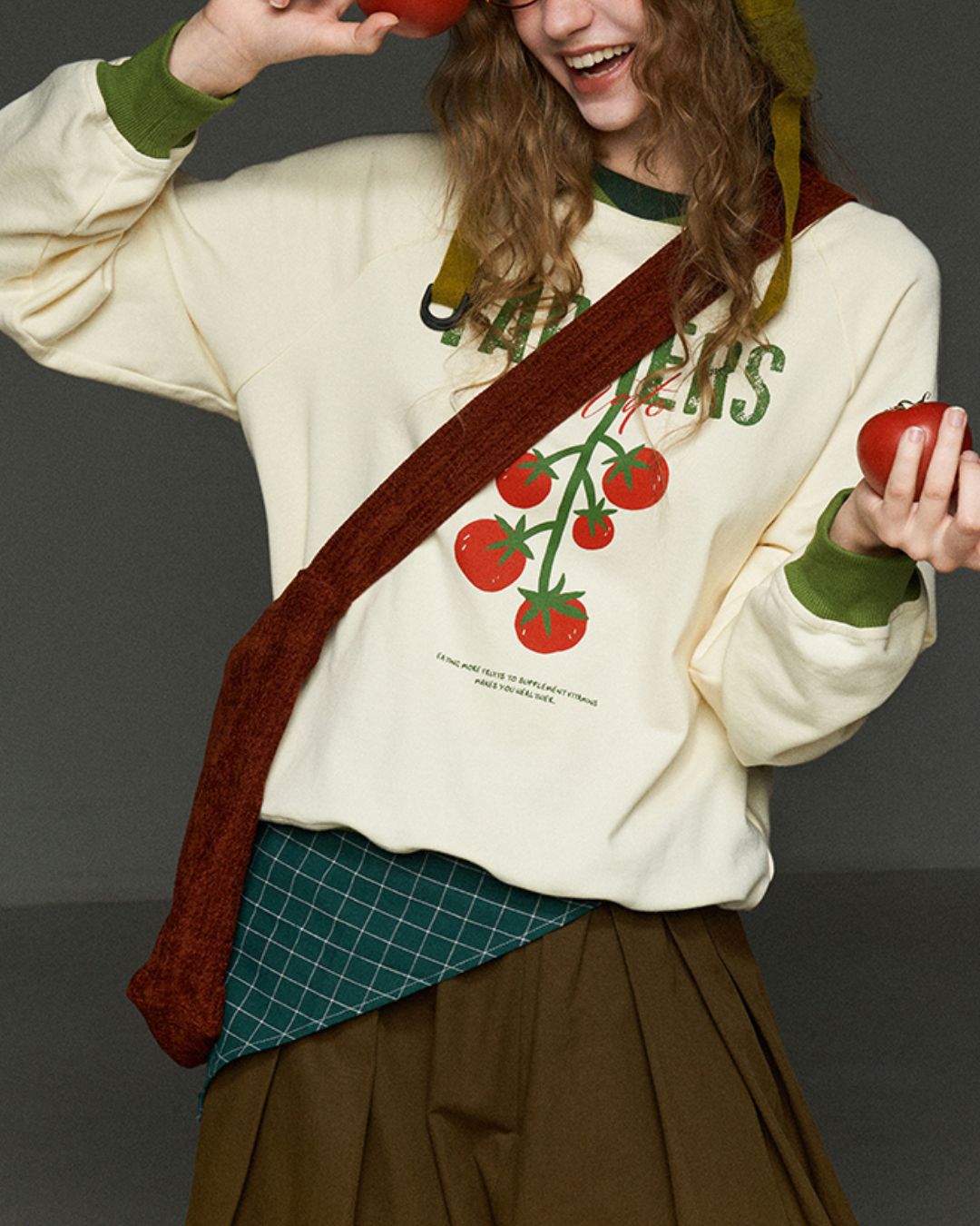 Tomato Print Round Neck Sweat　SW006