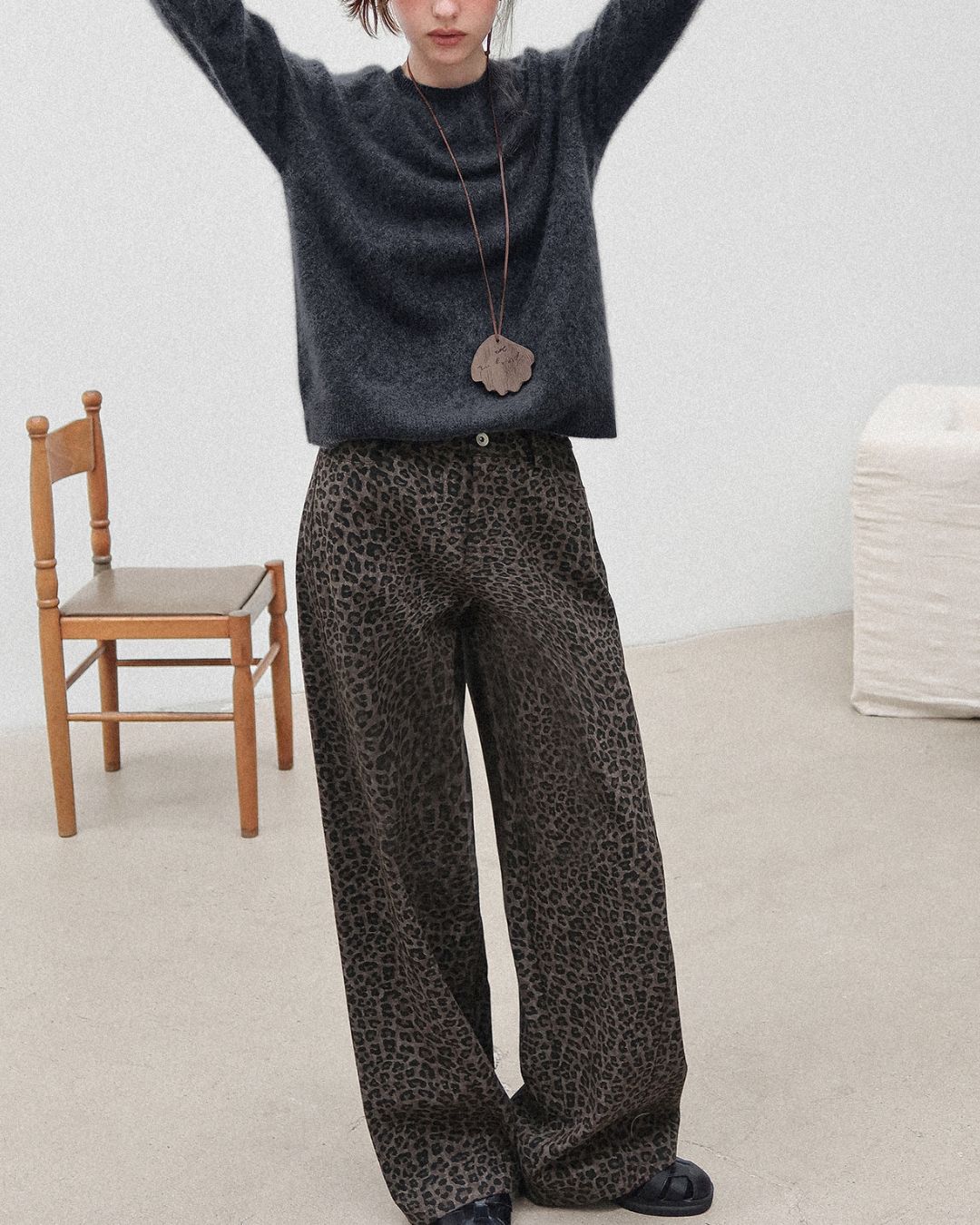 Round Neck Relaxed Knit　KN024