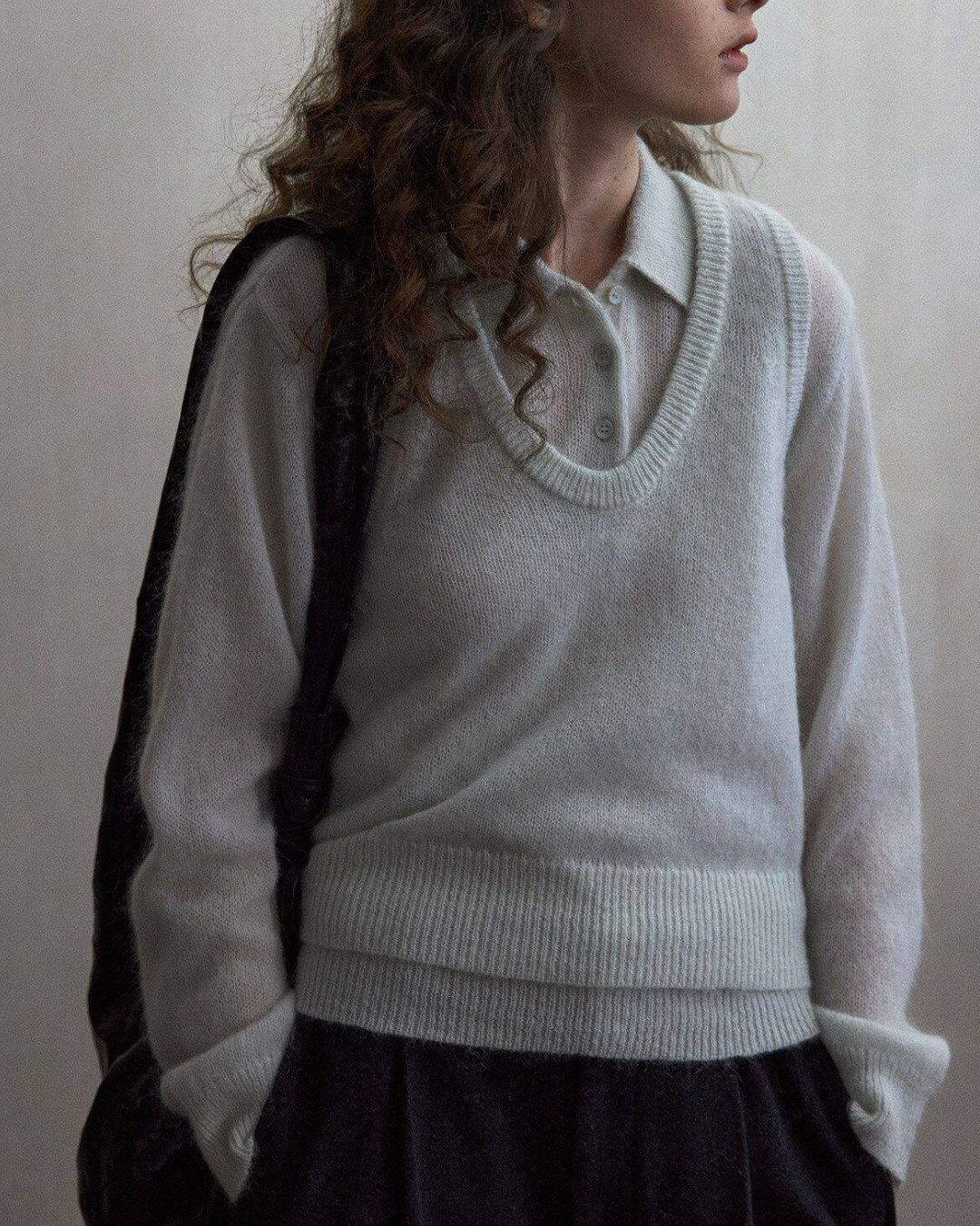 Fluffy U-neck Knit Vest　VT022
