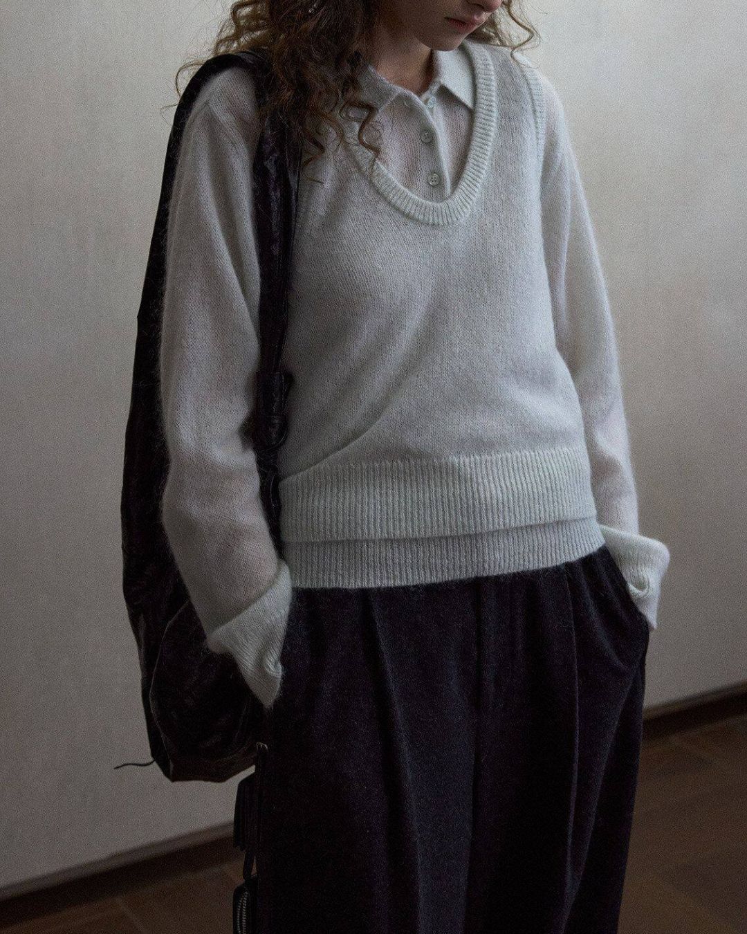 Fluffy U-neck Knit Vest　VT022