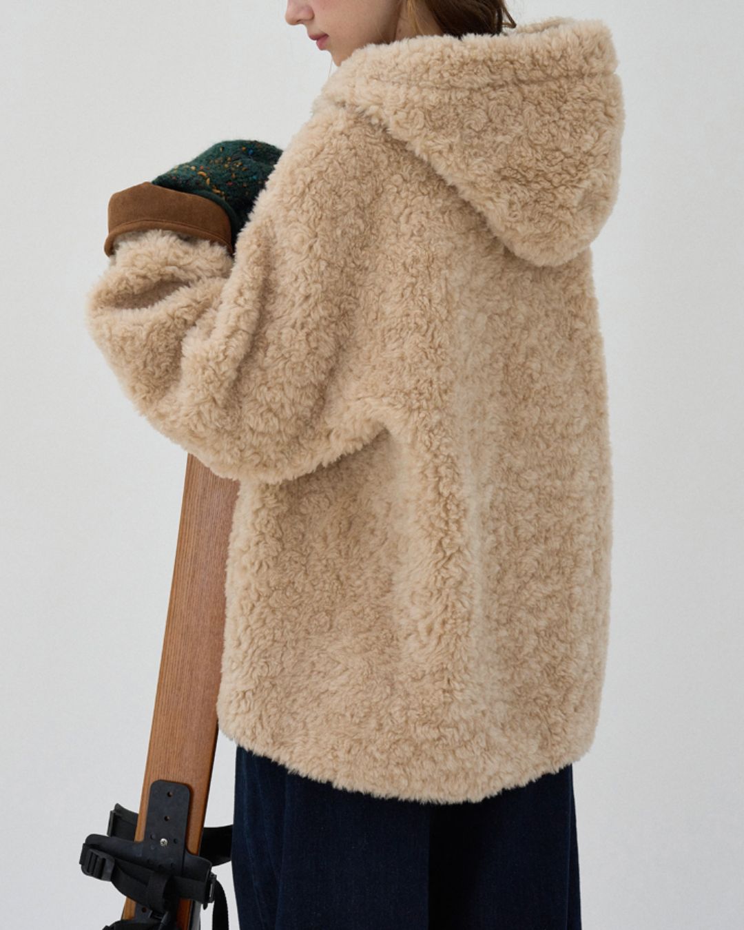 Fluffy Reversible Hooded Jacket　JK067