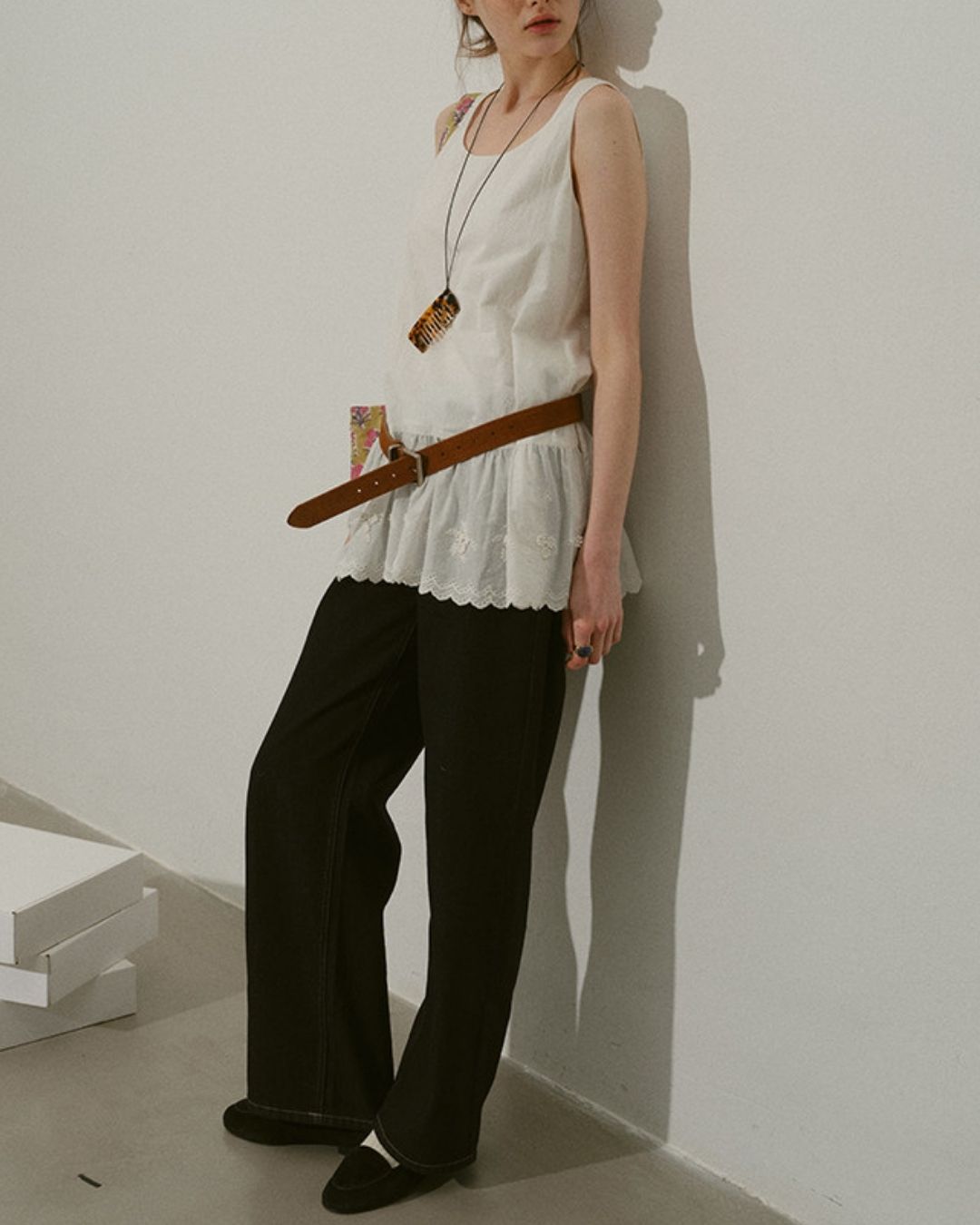 Small Flower Ruffle Sleeveless Shirt　SS001