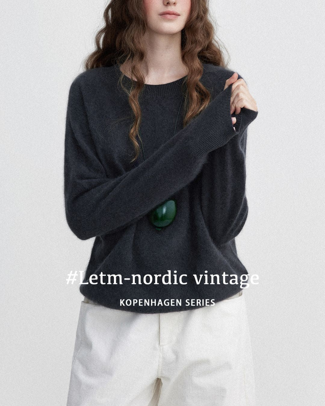 Round Neck Relaxed Knit　KN024