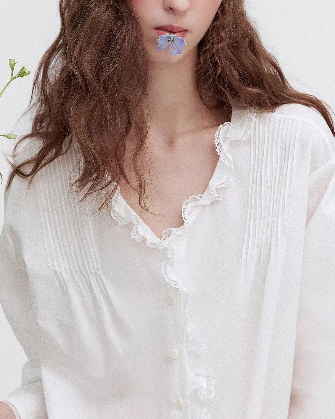 Frilled V-neck Lace Embroidered Shirt　LS067