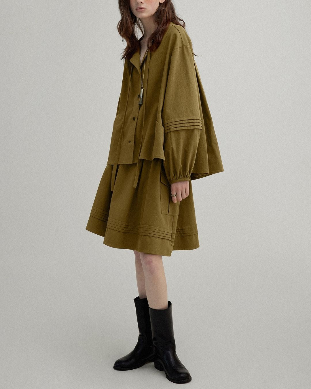 A-line Pleated Shirt ＆ Knee-length Skirt　LS011