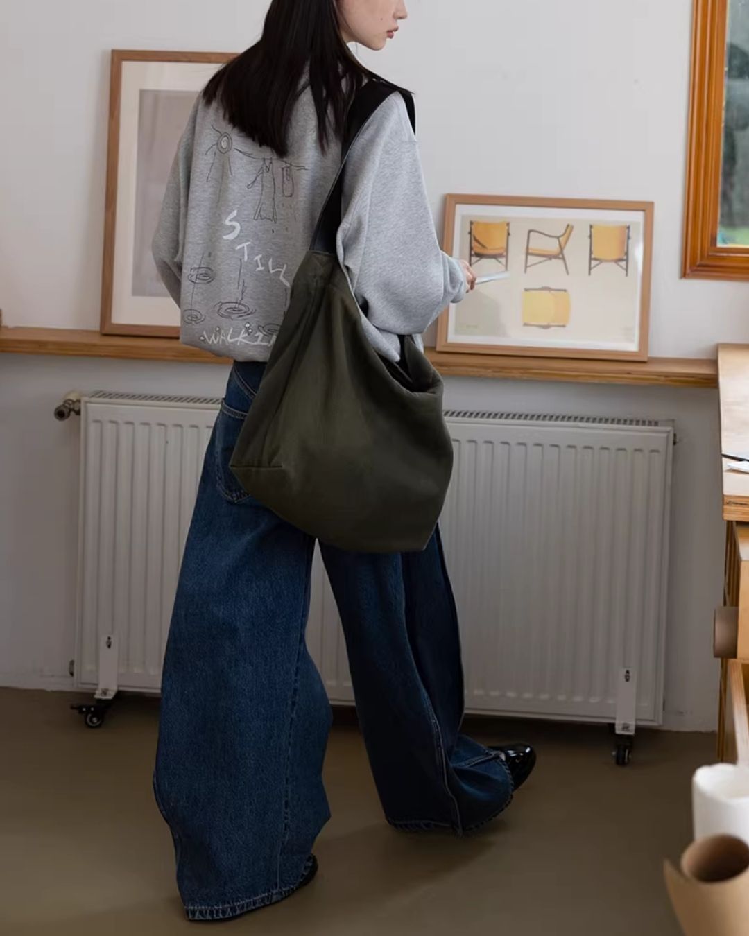 Back Embroidered Drawstring Hem Sweat　SW015