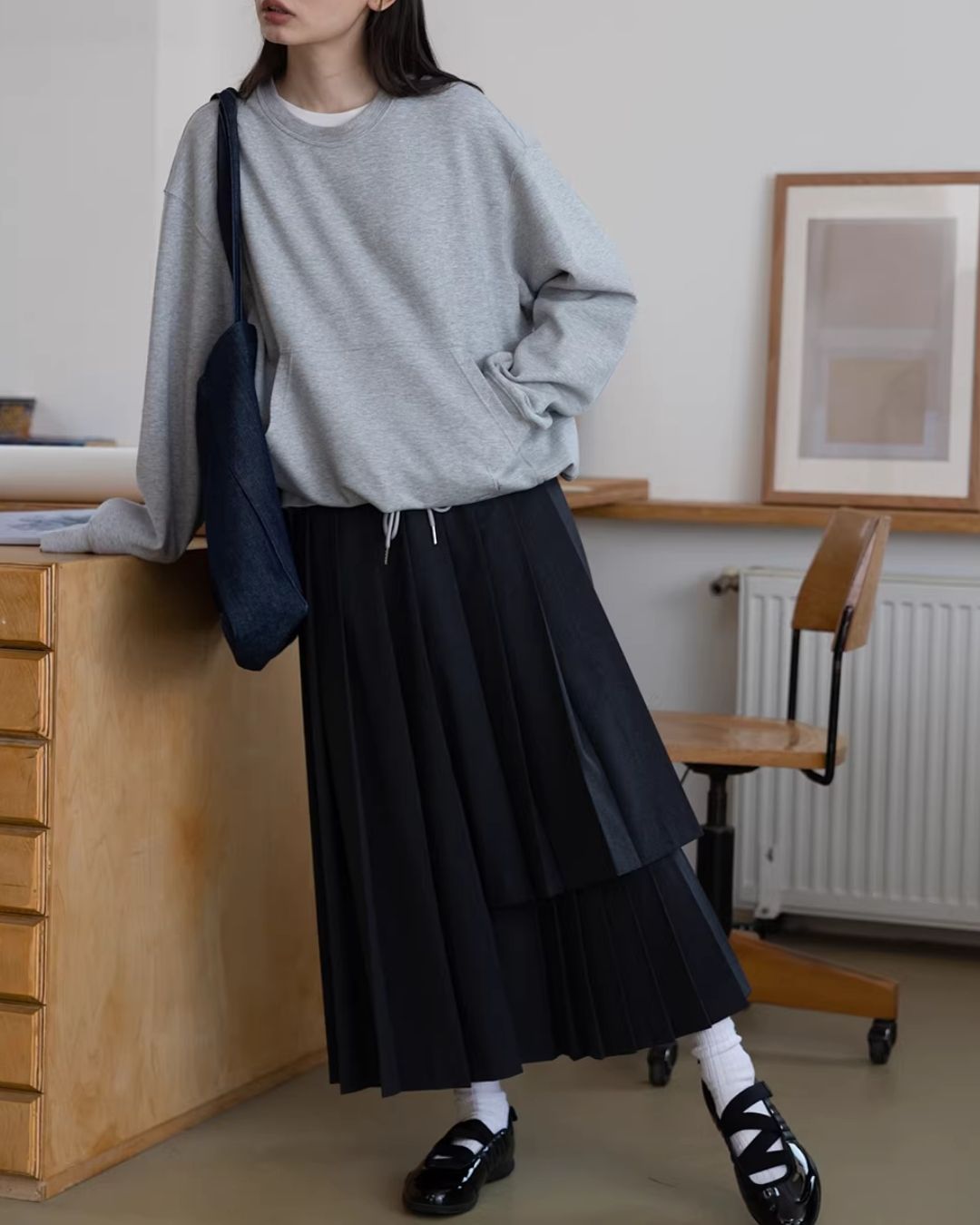 Back Embroidered Drawstring Hem Sweat　SW015