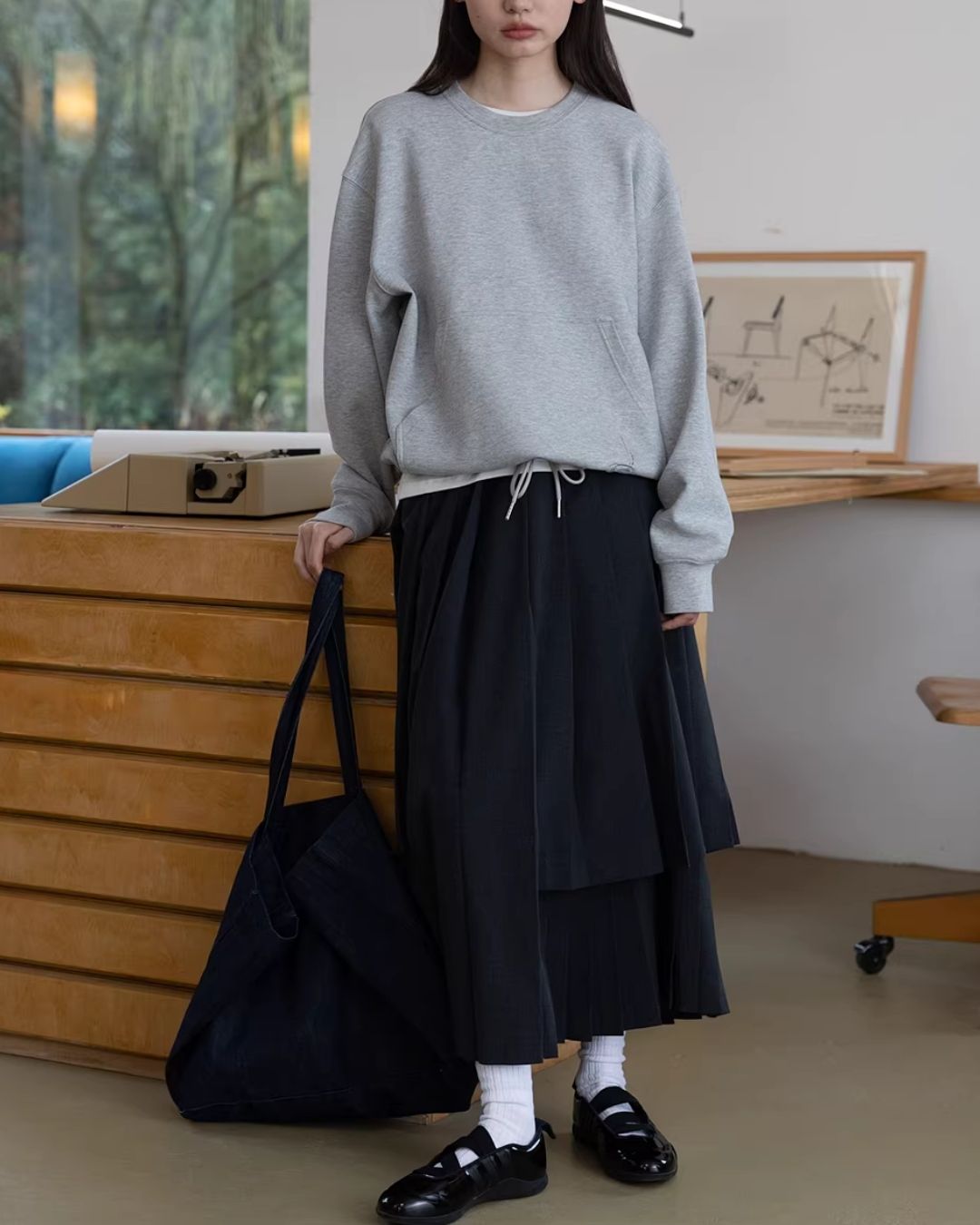 Back Embroidered Drawstring Hem Sweat　SW015