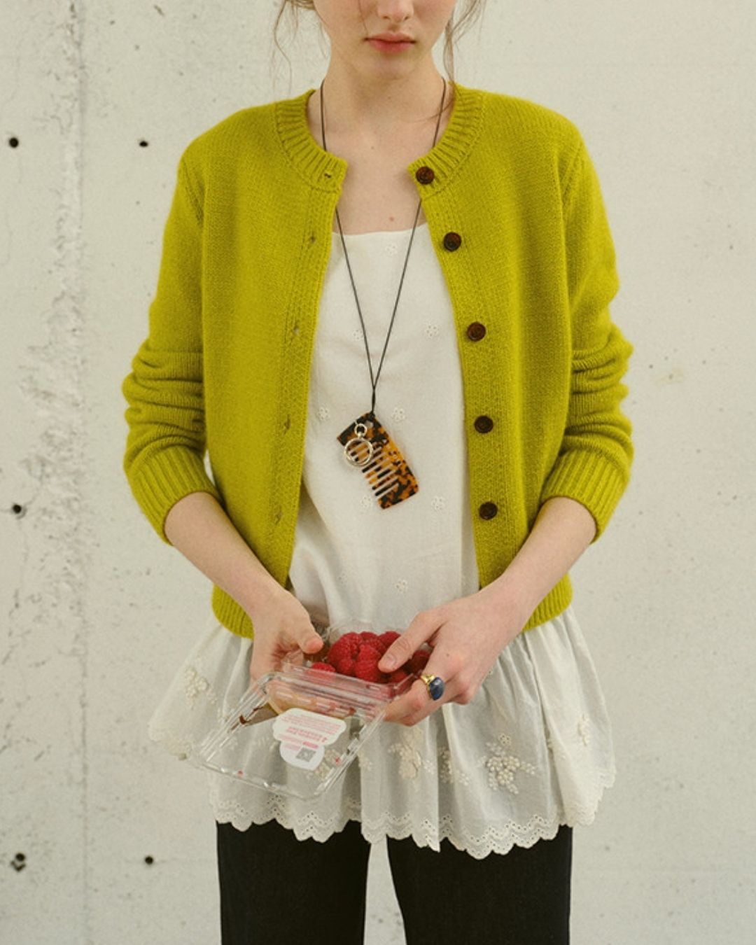 Small Flower Ruffle Sleeveless Shirt　SS001