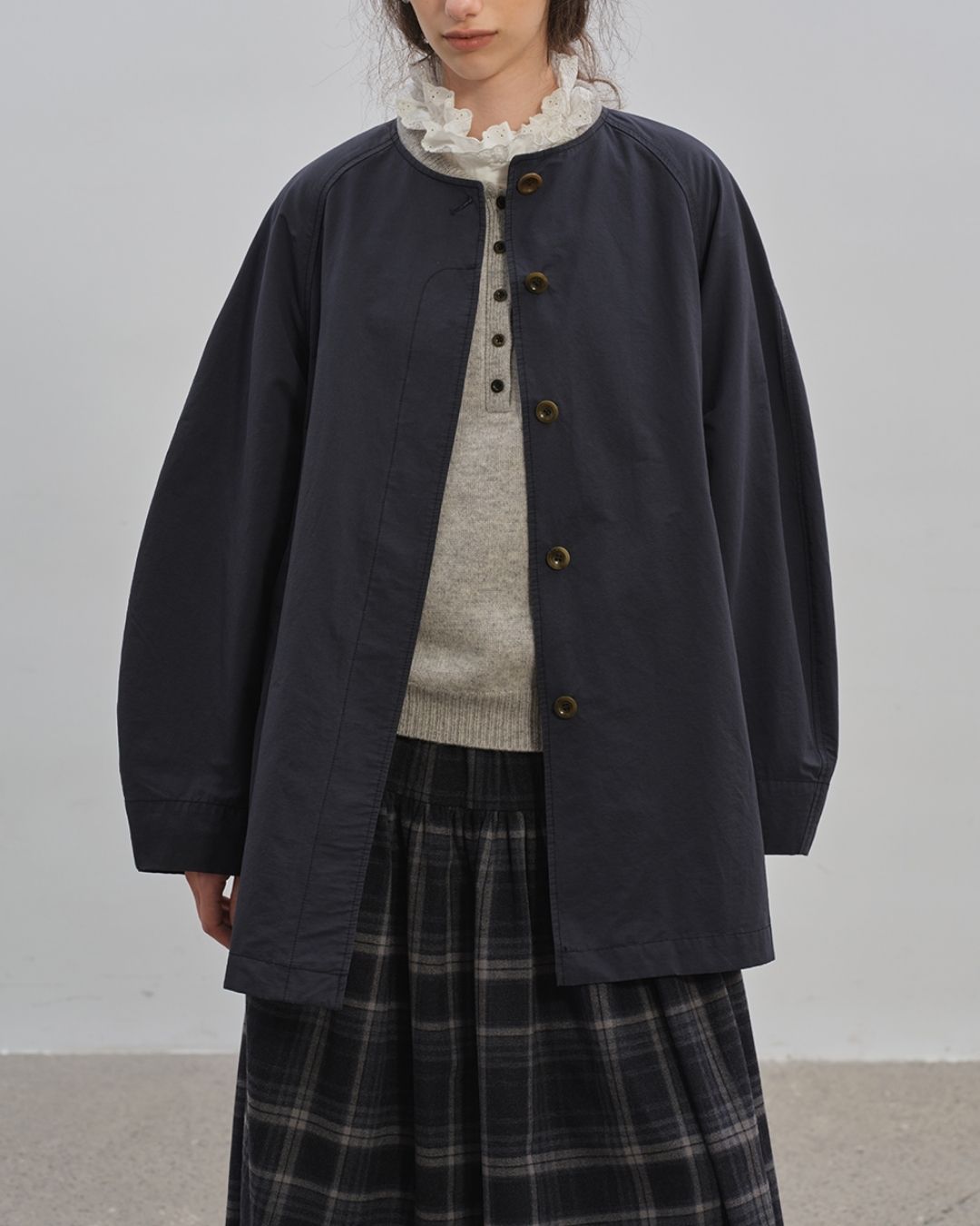 Collarless Mid-length Coat　CT005