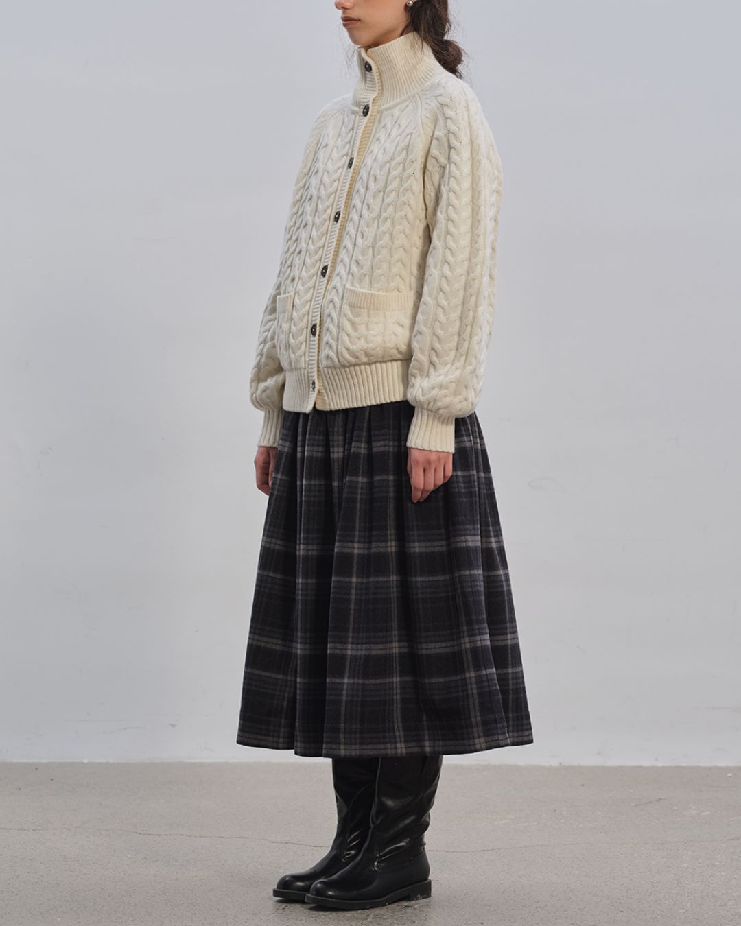 High-neck Cable Knit Cardigan　KN031