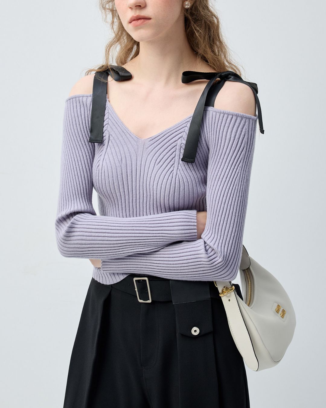 V-neck Off-the-shoulder Shoulder Strap Ribbon Knit　KN103