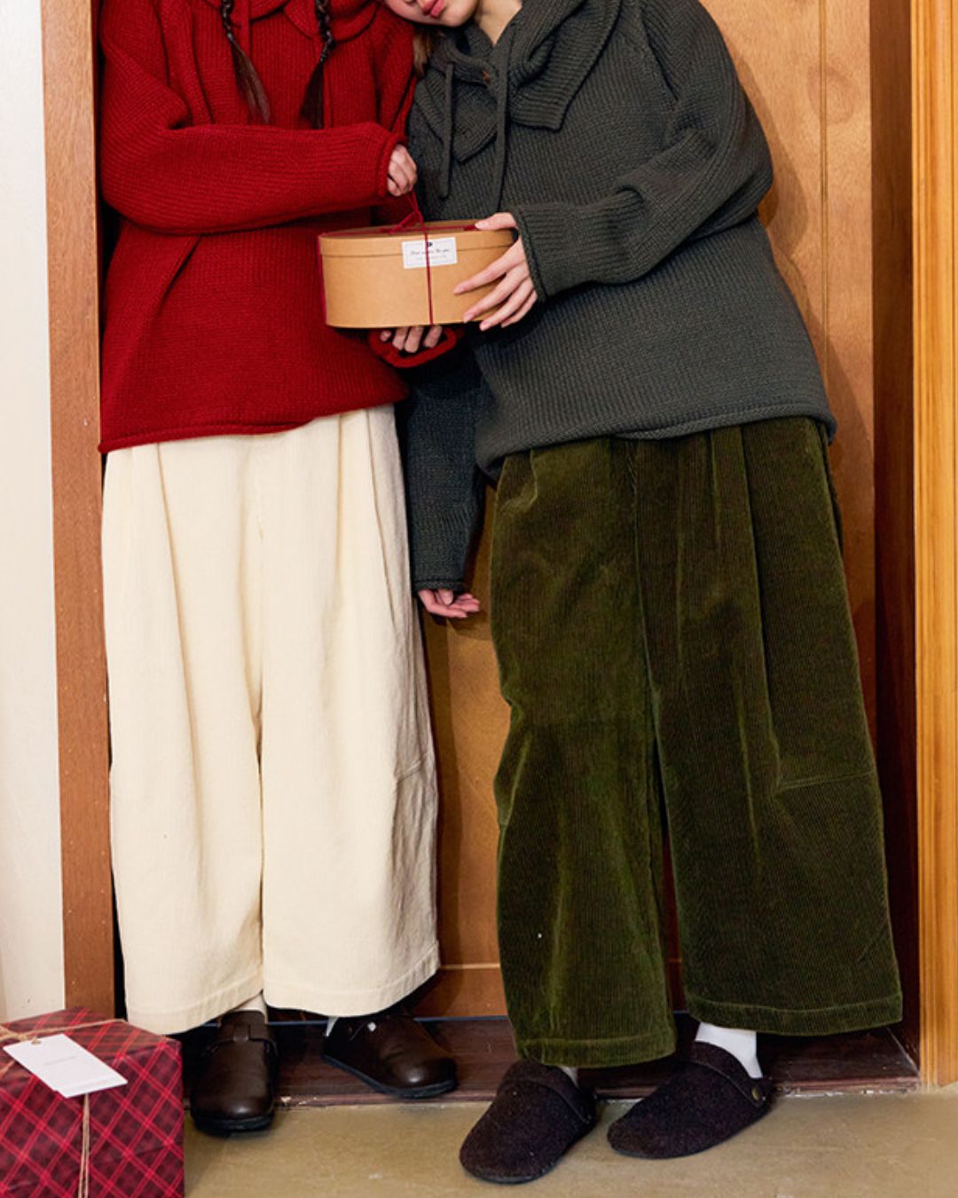 Corduroy Tuck Cropped Wide Pants　PT036