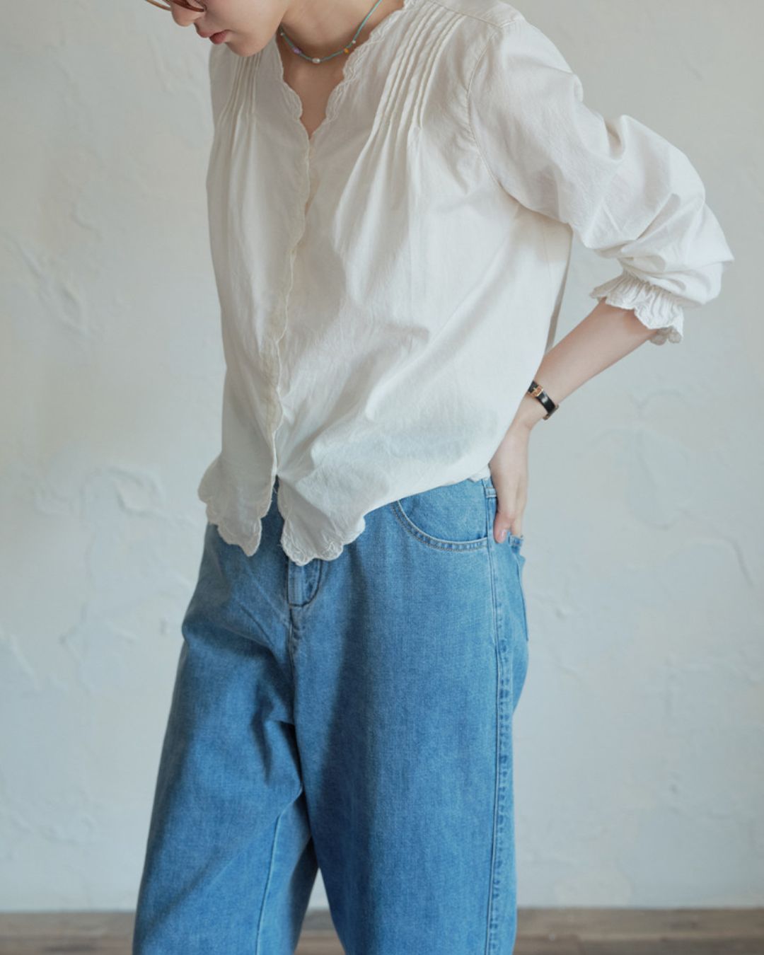 Lace Embroidered Frill V-neck Shirt　LS044