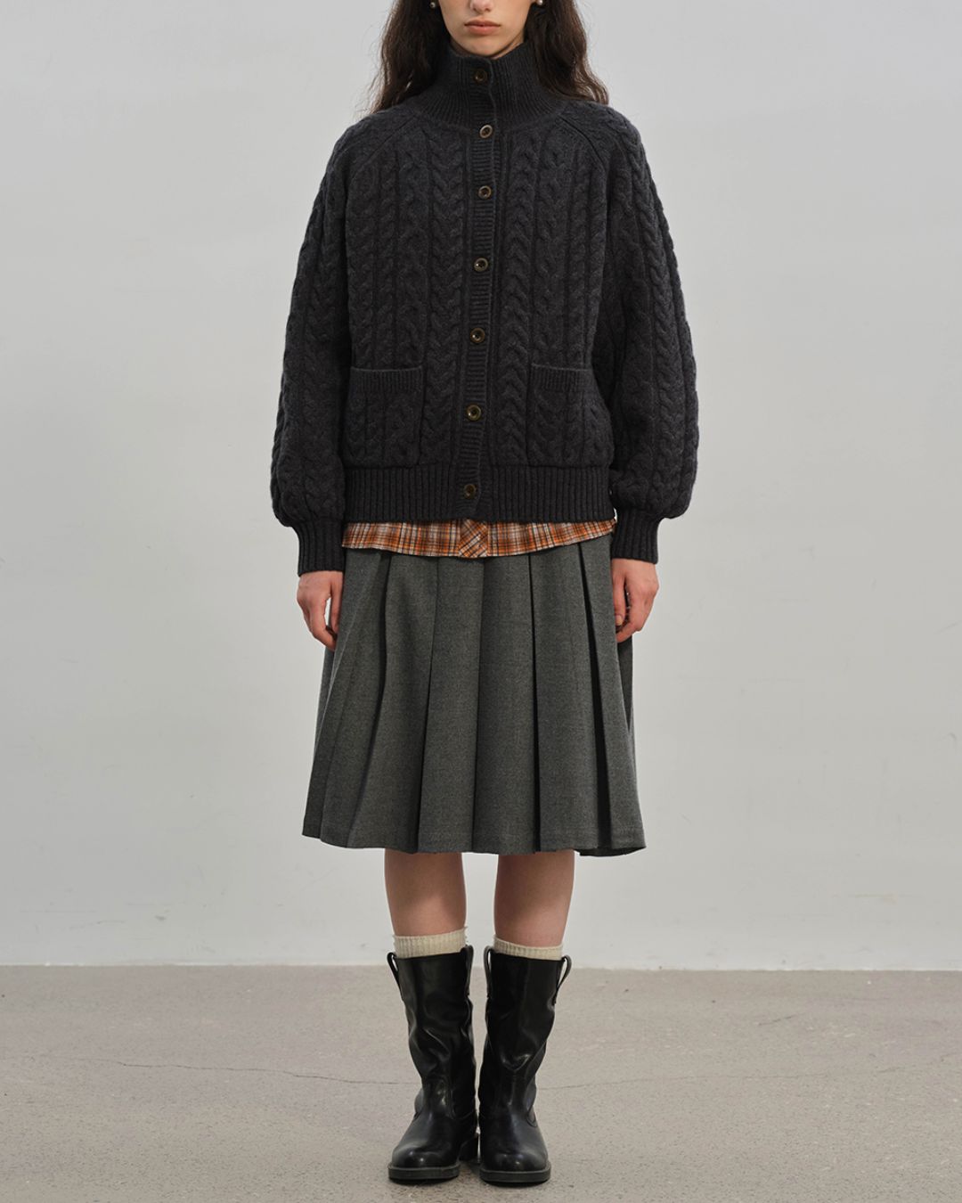 High-neck Cable Knit Cardigan　KN031