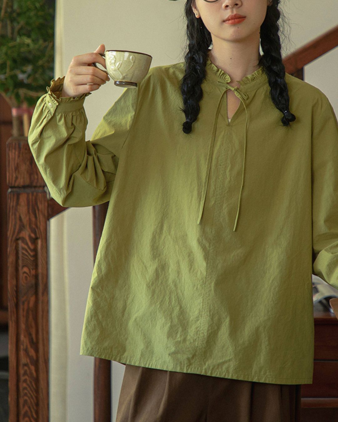 Ribbon Frill High-neck Shirt　LS056