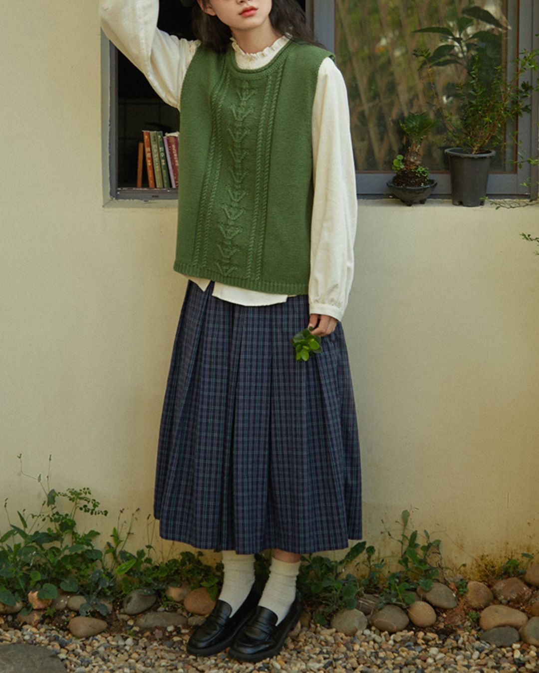 Crew Neck Relaxed Knit Vest　VT023