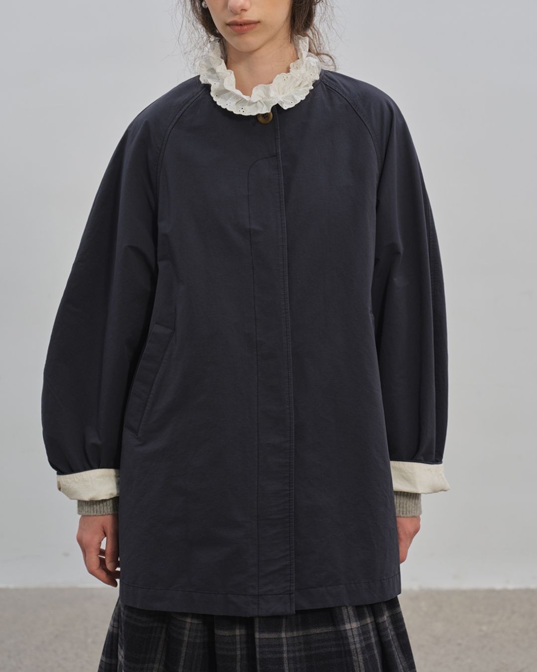 Collarless Mid-length Coat　CT005