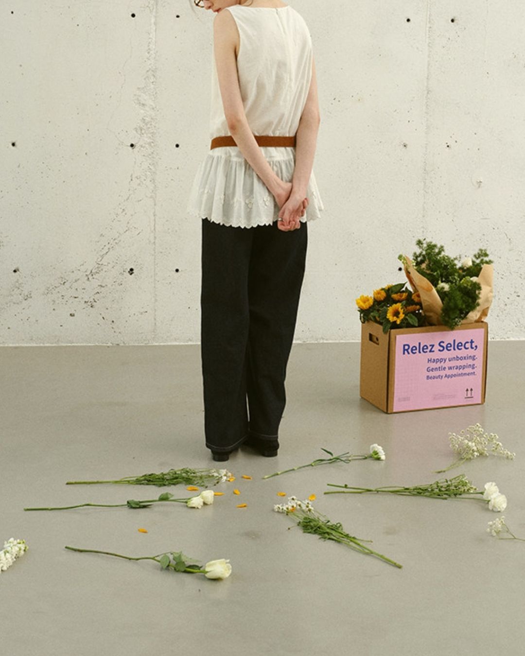 Small Flower Ruffle Sleeveless Shirt　SS001