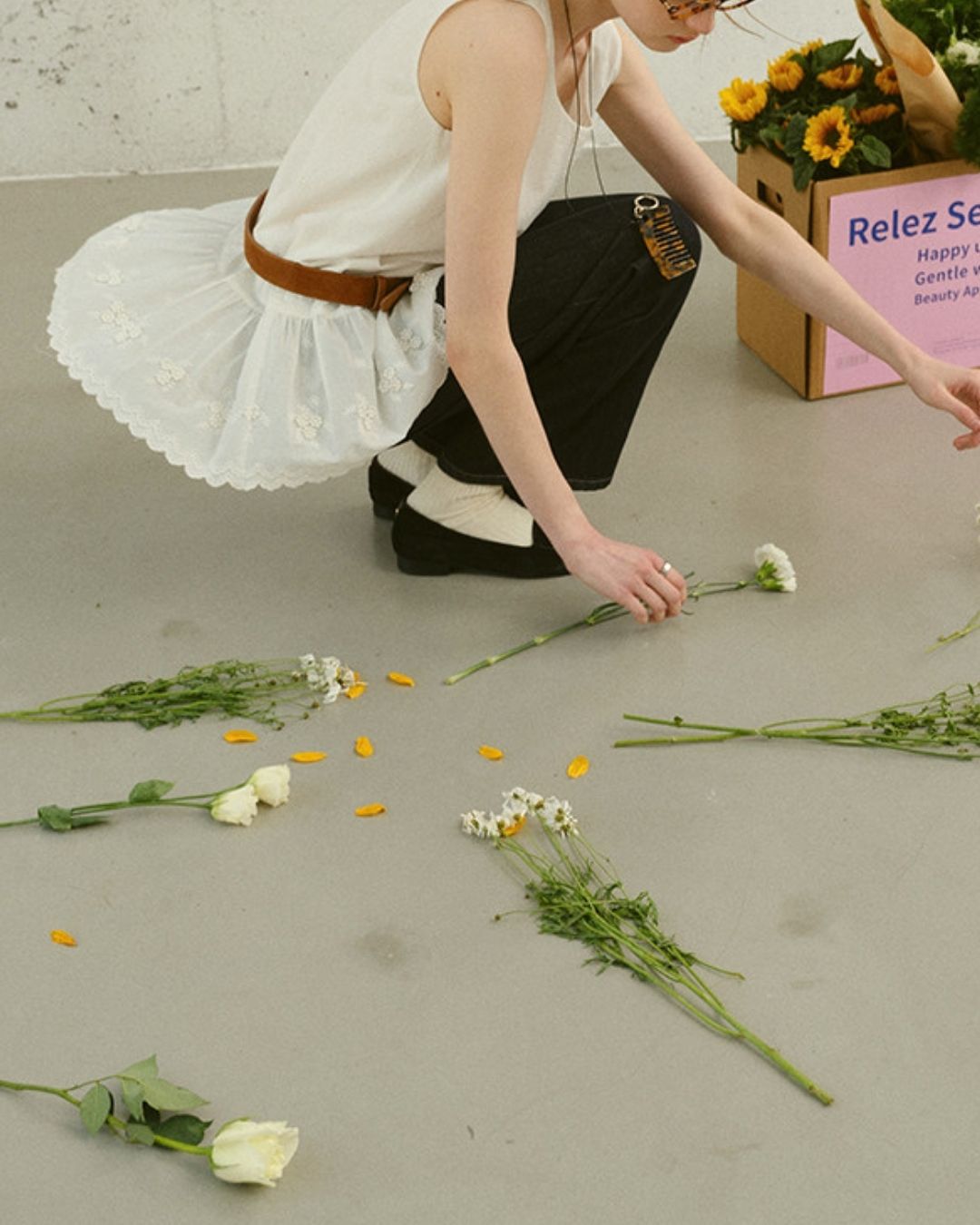 Small Flower Ruffle Sleeveless Shirt　SS001