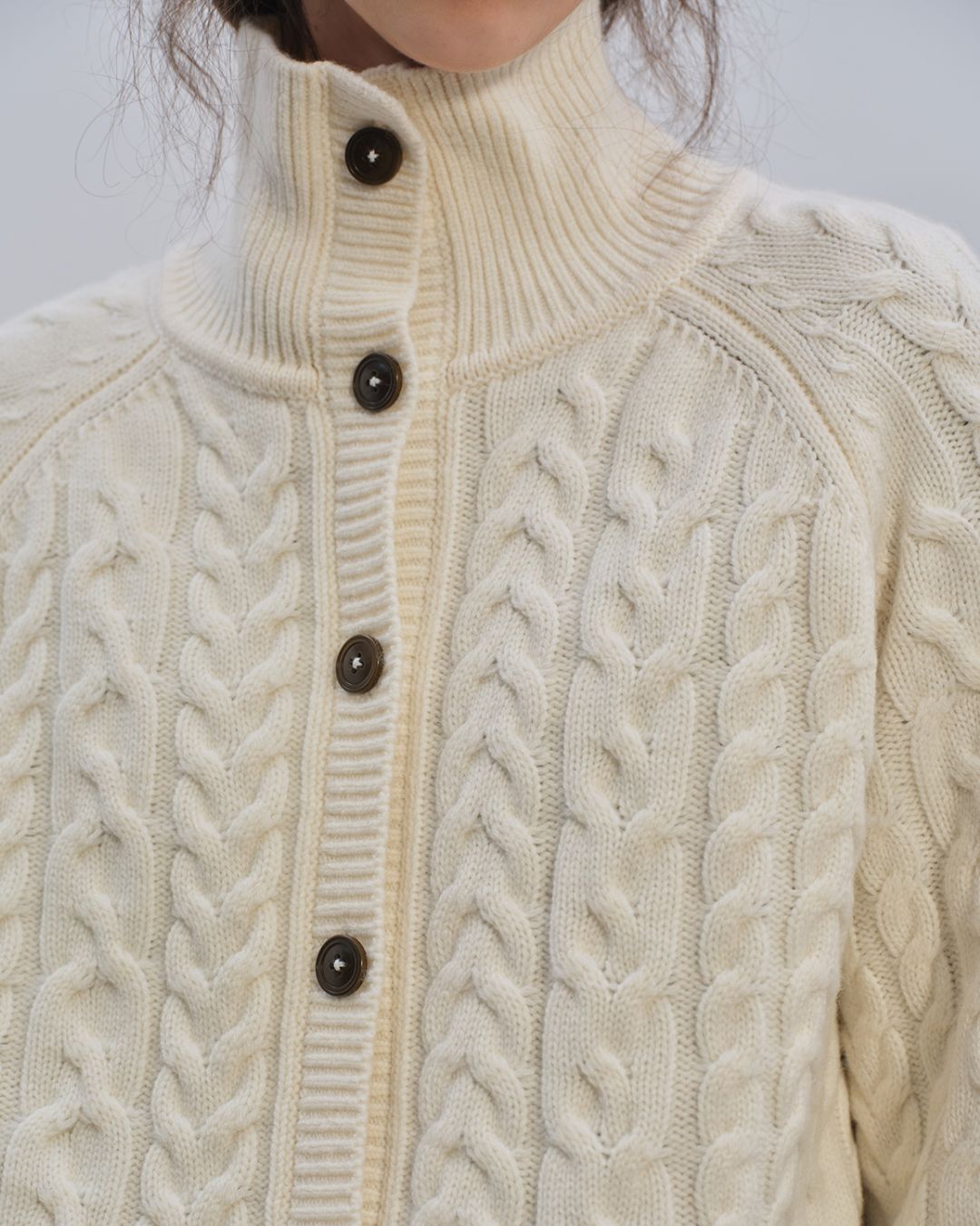 High-neck Cable Knit Cardigan　KN031