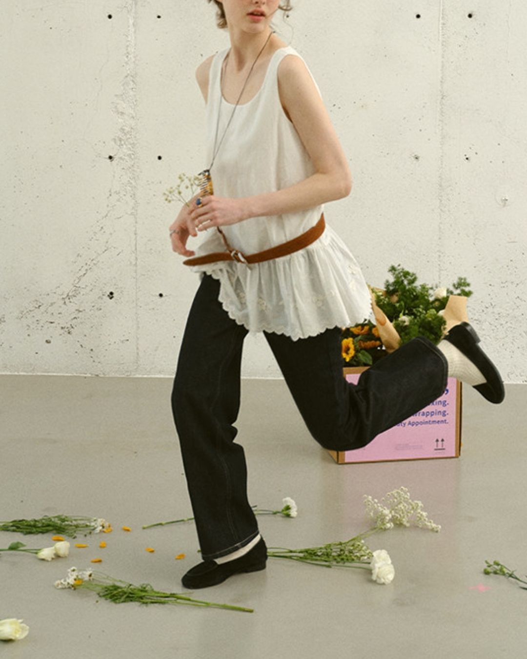 Small Flower Ruffle Sleeveless Shirt　SS001